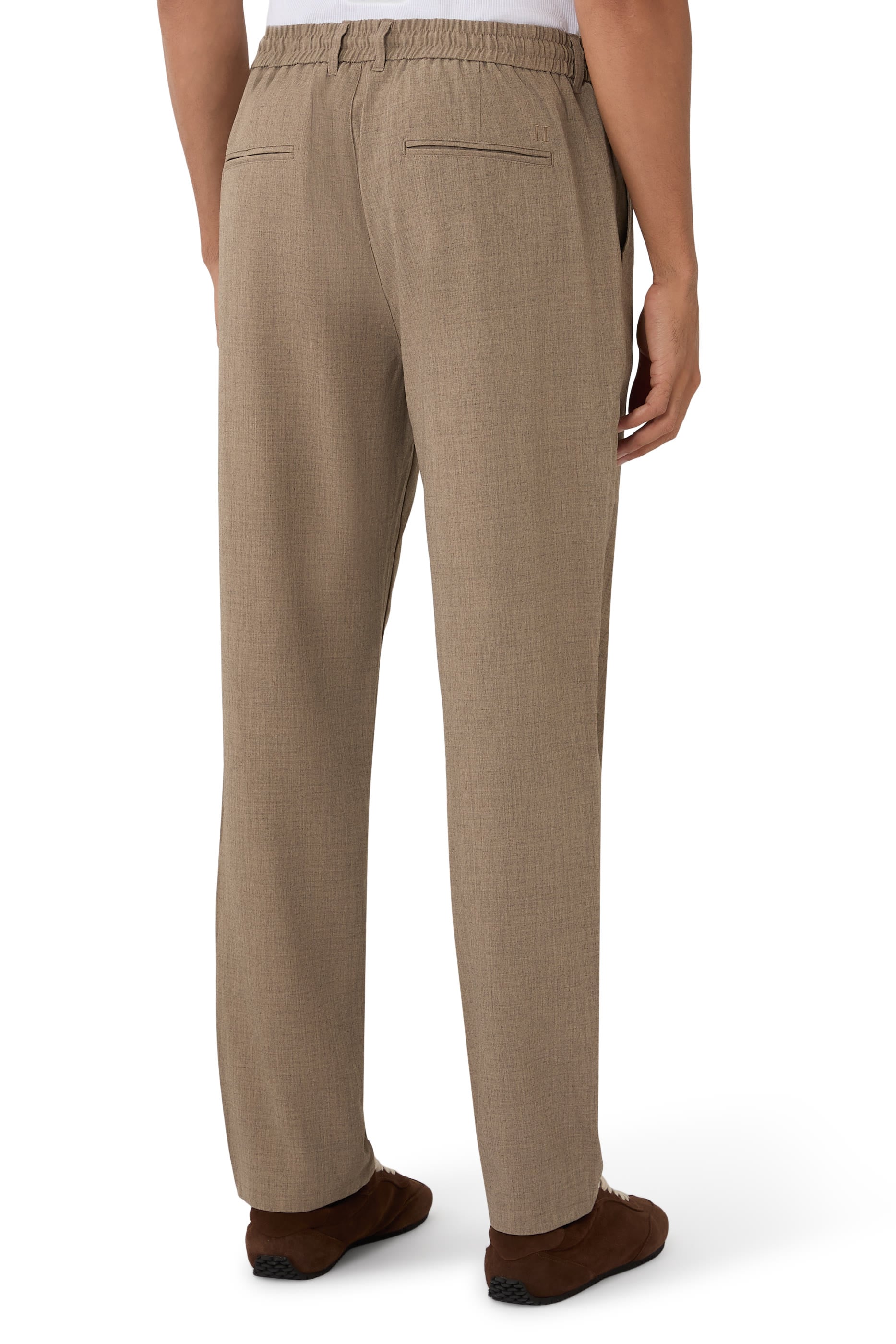 بنطال بدلة كومو بقصة تضيق باتجاه الأسفل