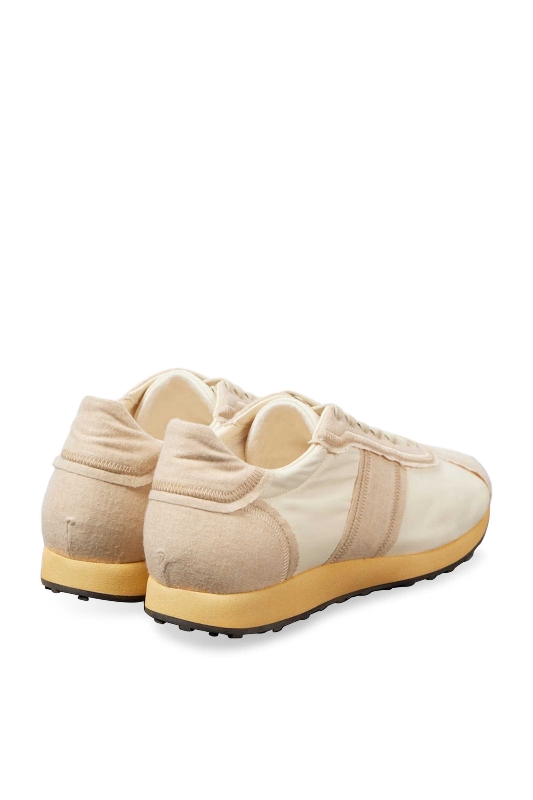 Moveo Low Top Laced Sneakers