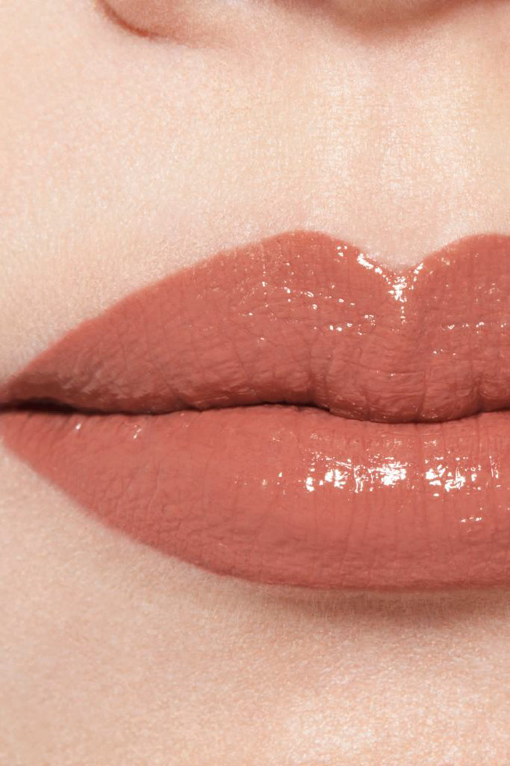 أحمر شفاه سائل بلمعان وثبات فائق ROUGE ALLURE LAQUE