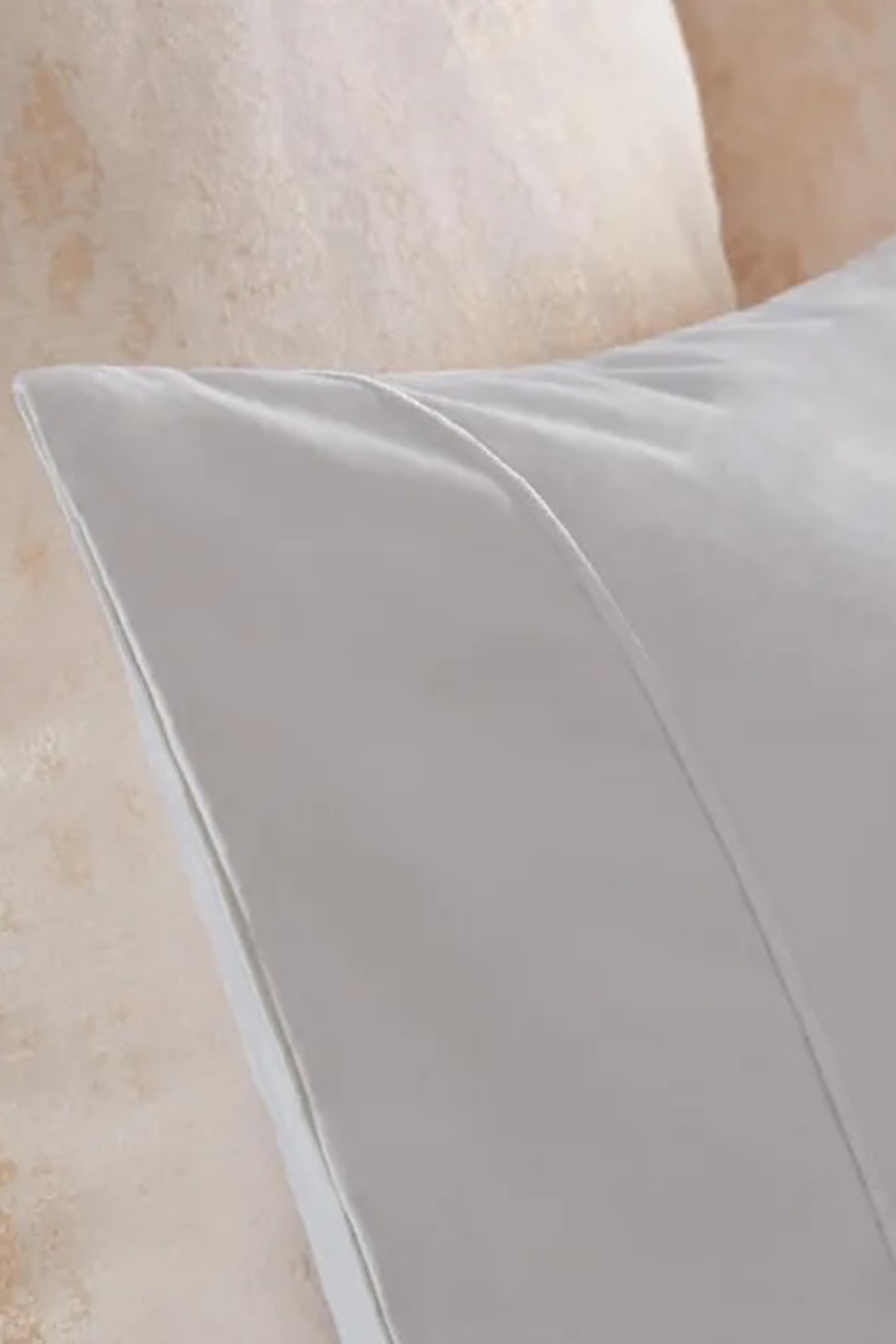 1000 Thread Pillowcase
