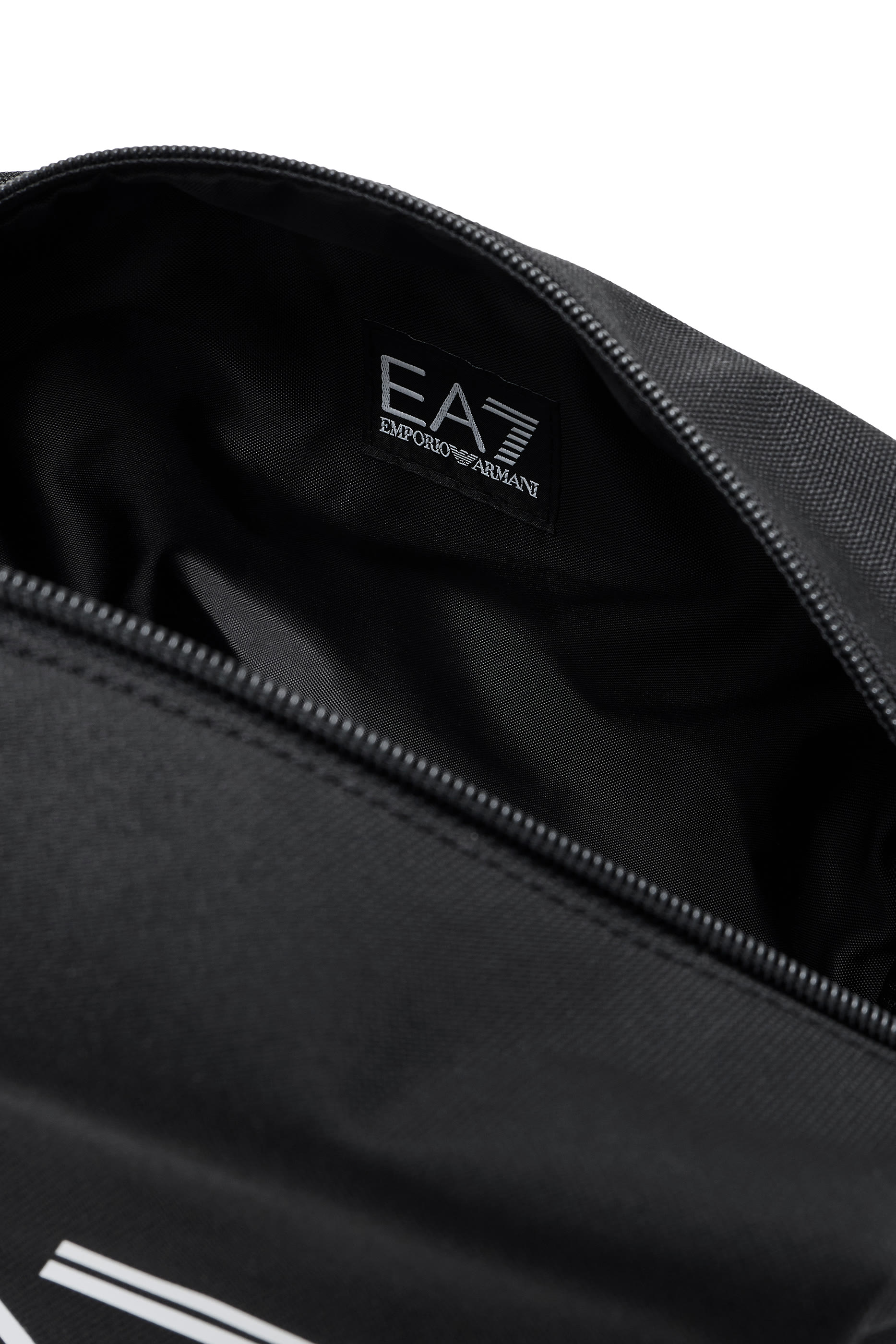 EA7 Logo Train Core Washbag