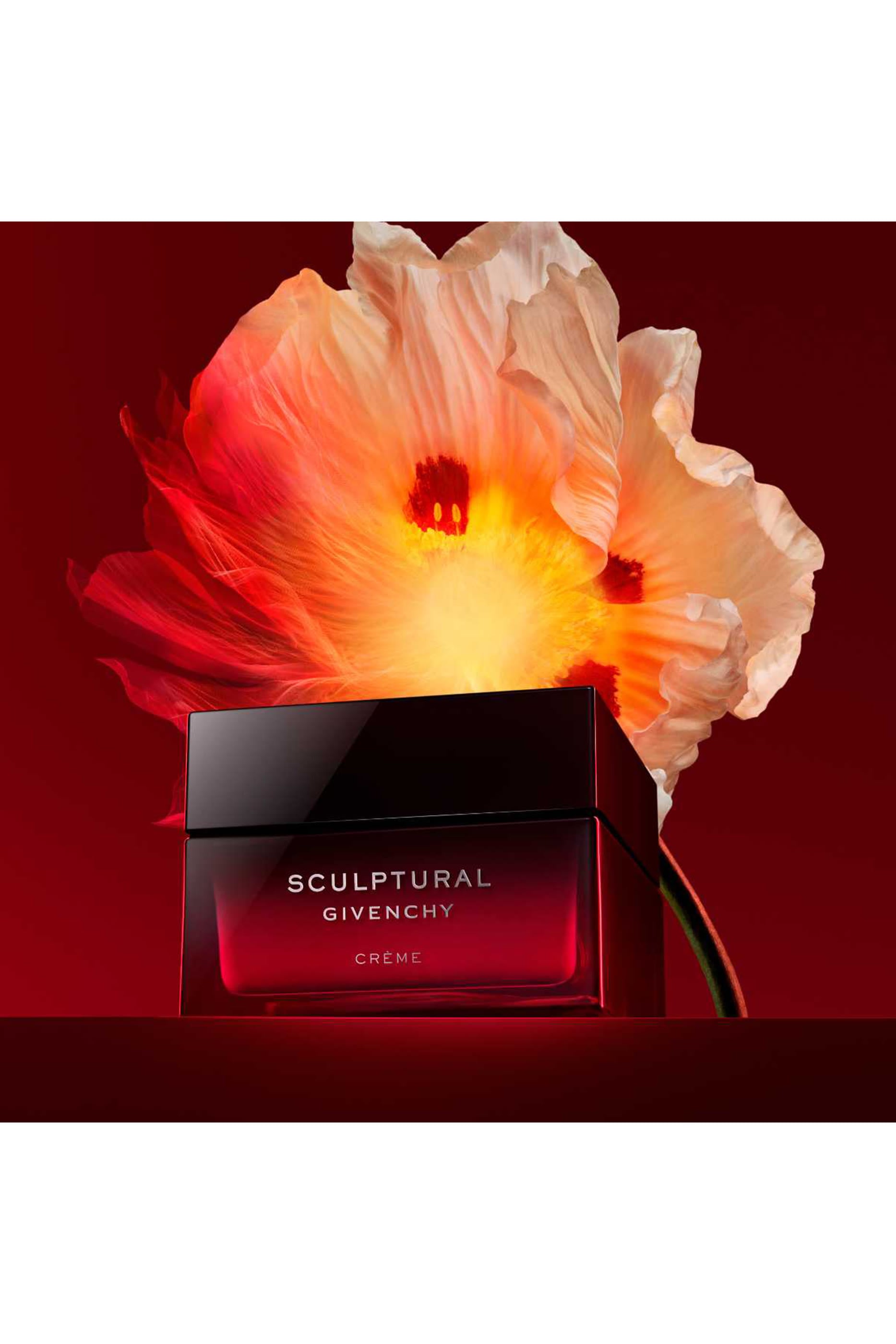 Sculptural Crème