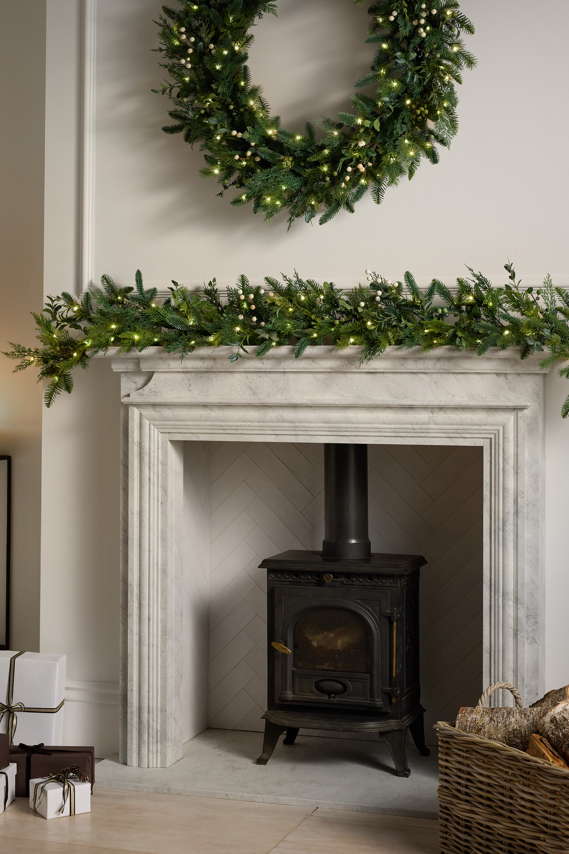 Pre-Lit Garland 