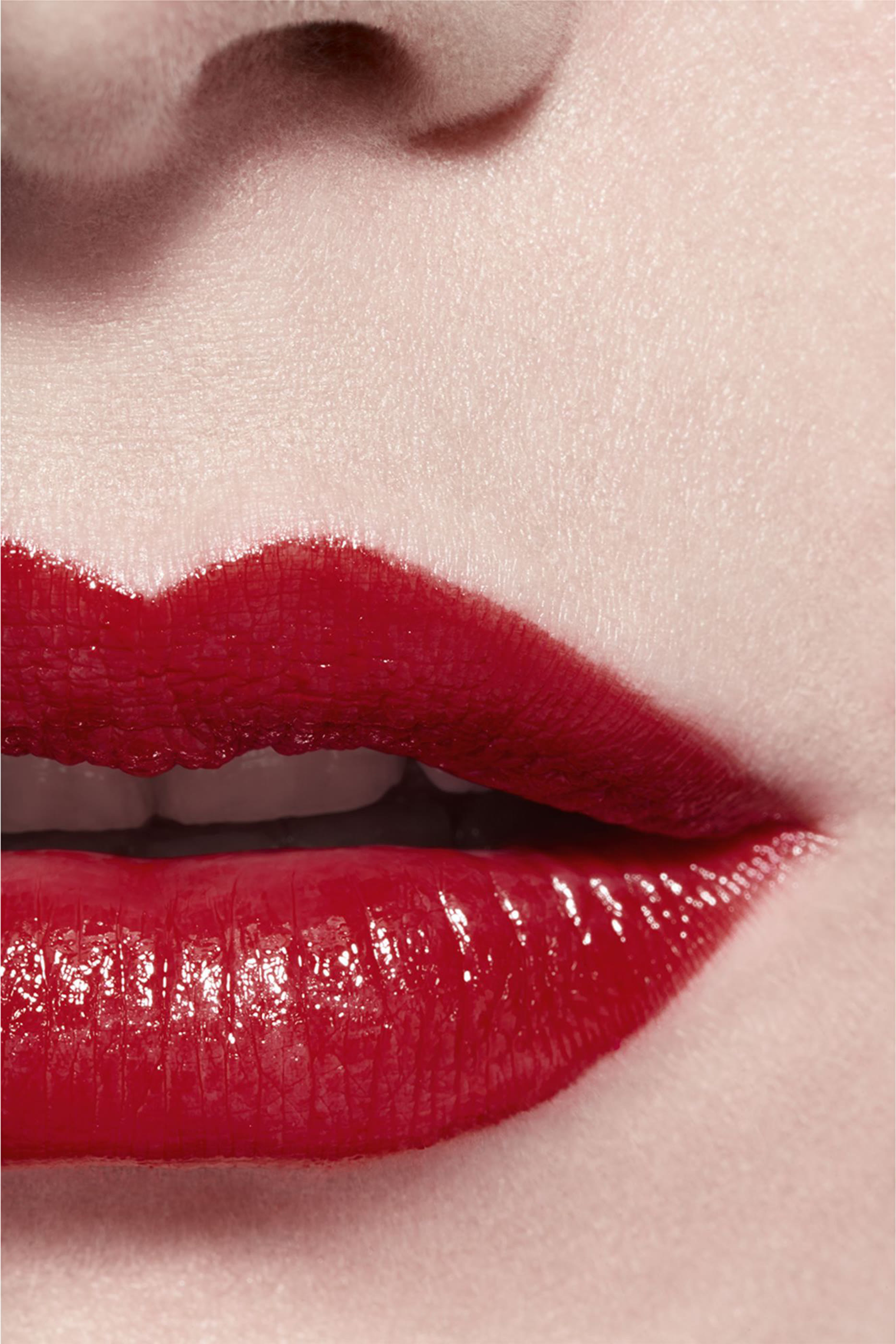 أحمر شفاه لامع Rouge Coco يدوم طويلا