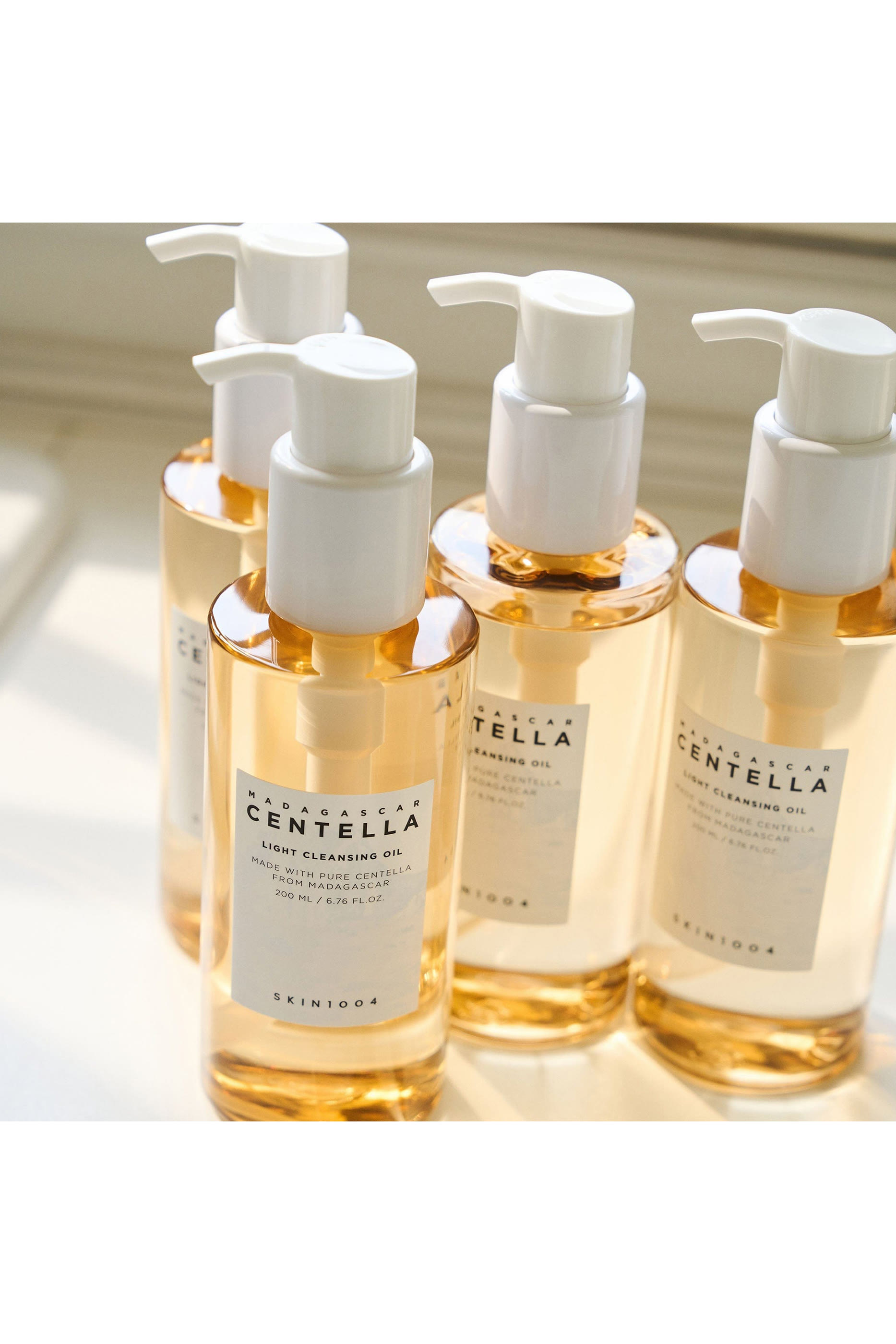  Madagascar Centella Light Cleansing Oil Makeup Remover