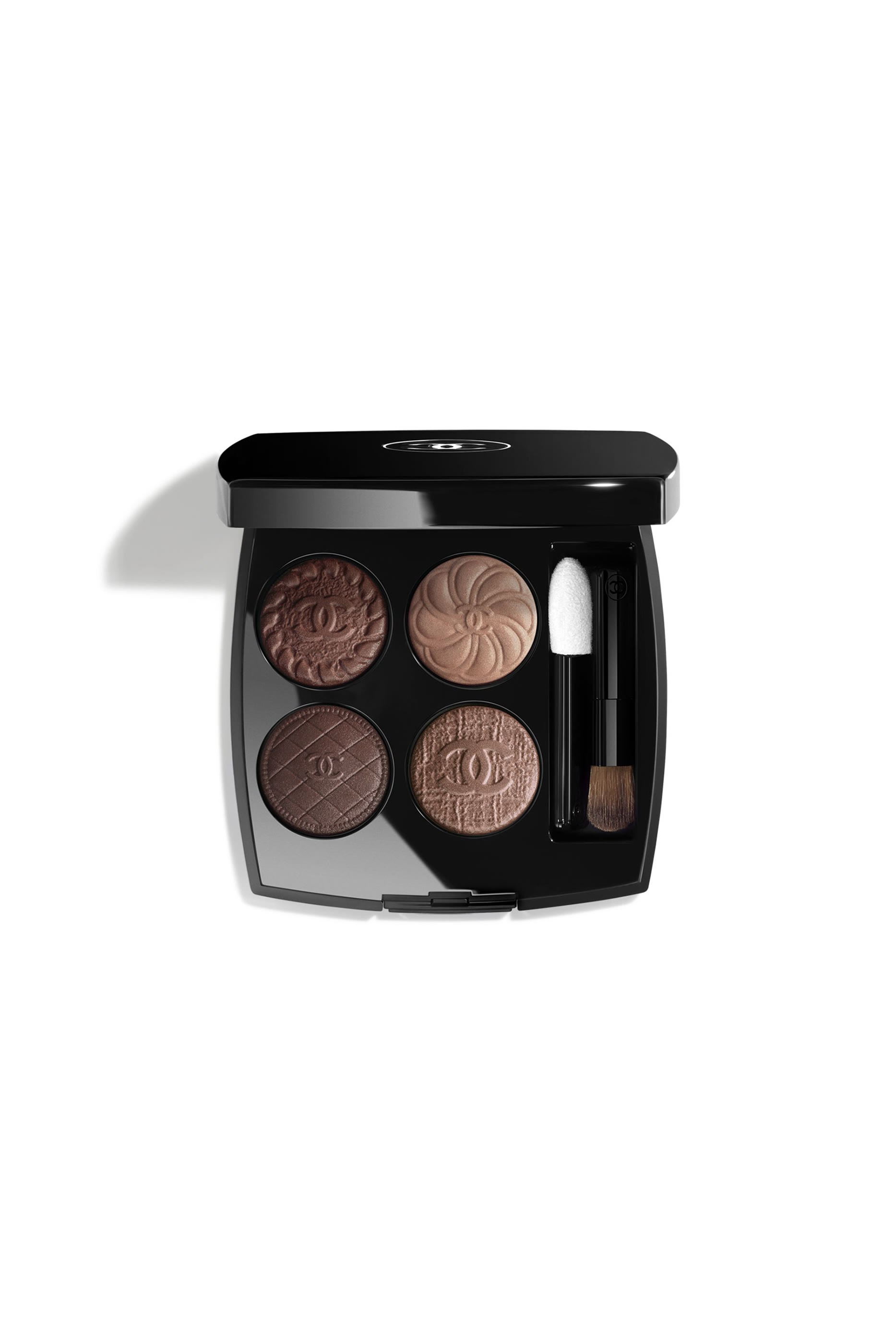 لوحة ظلال عيون Les 4 Ombres Boutons بأربعة ألوان بلمسات نهائية متنوعة