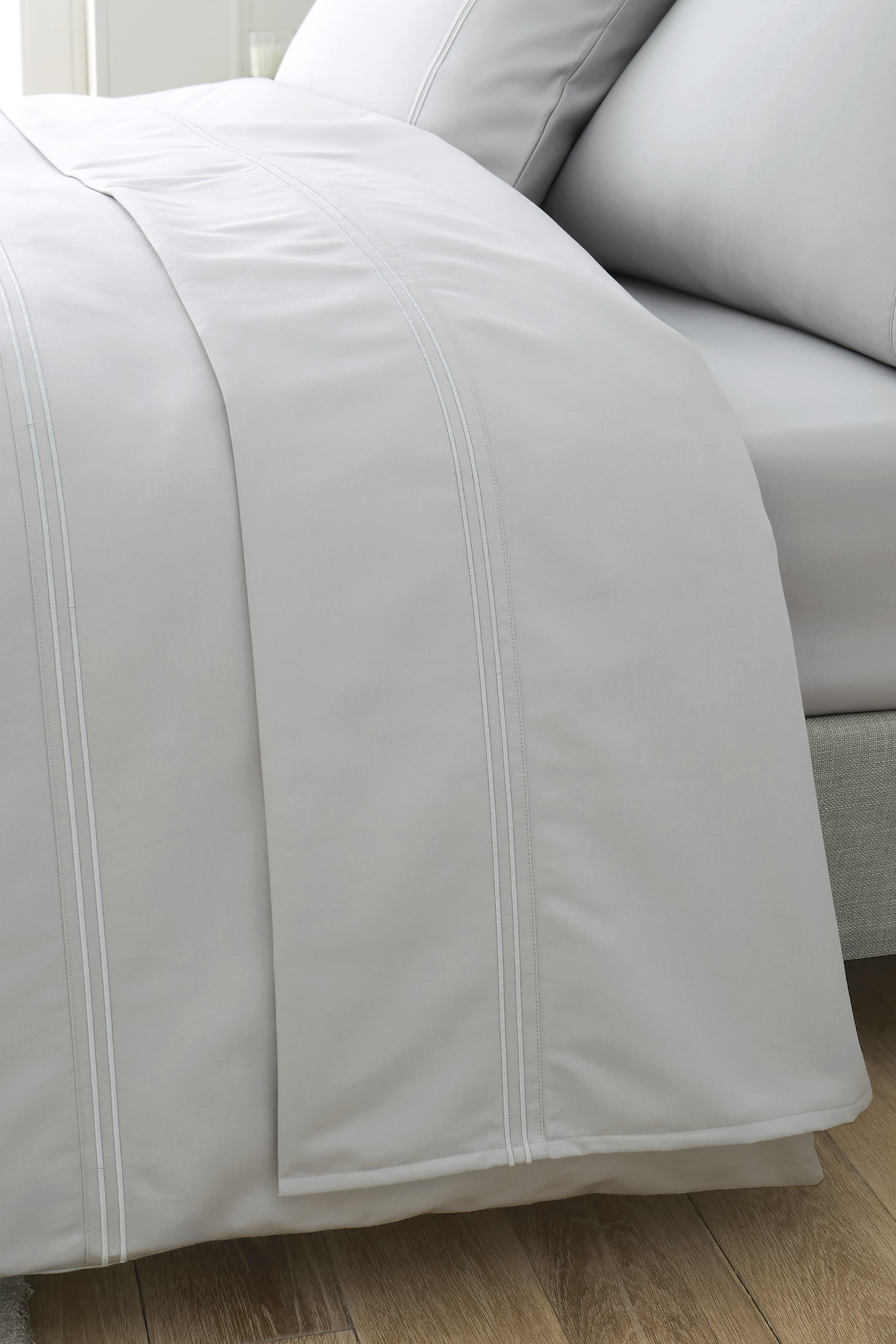 1200 Thread Fitted Sheet