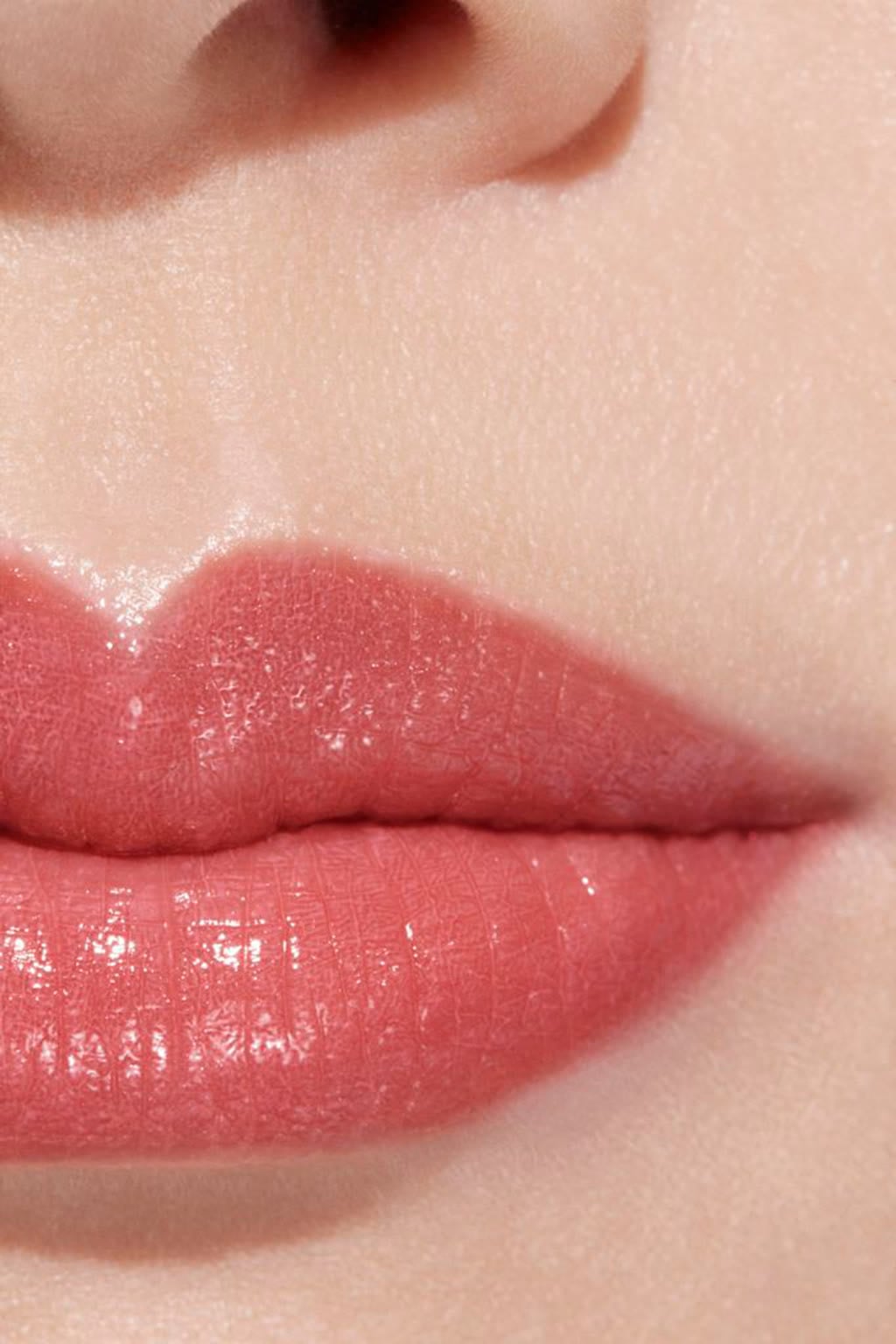 أحمر شفاه ROUGE COCO FLASH Colour, Shine, Intensity In A Flash