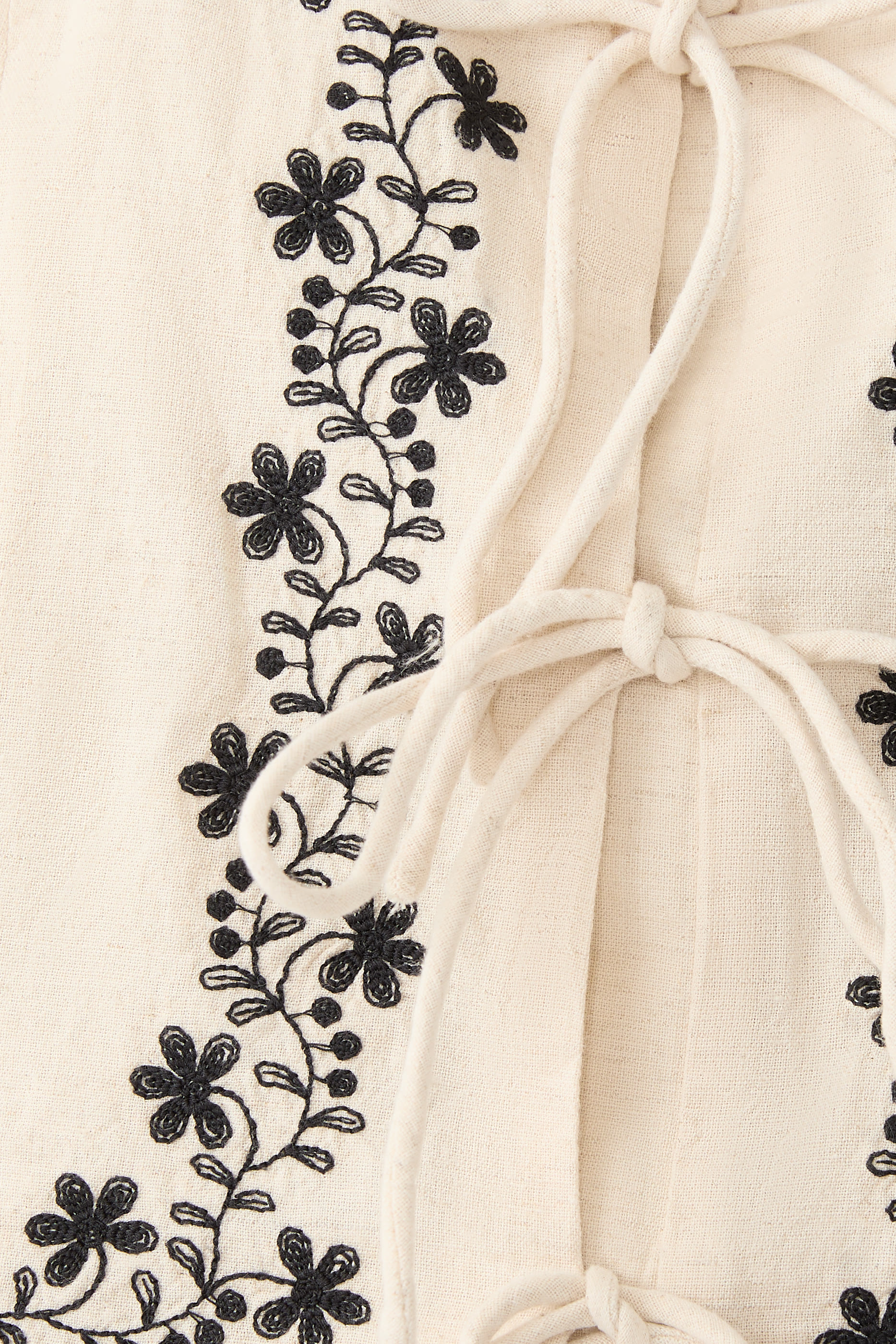 Floral Embroidered Waistcoat