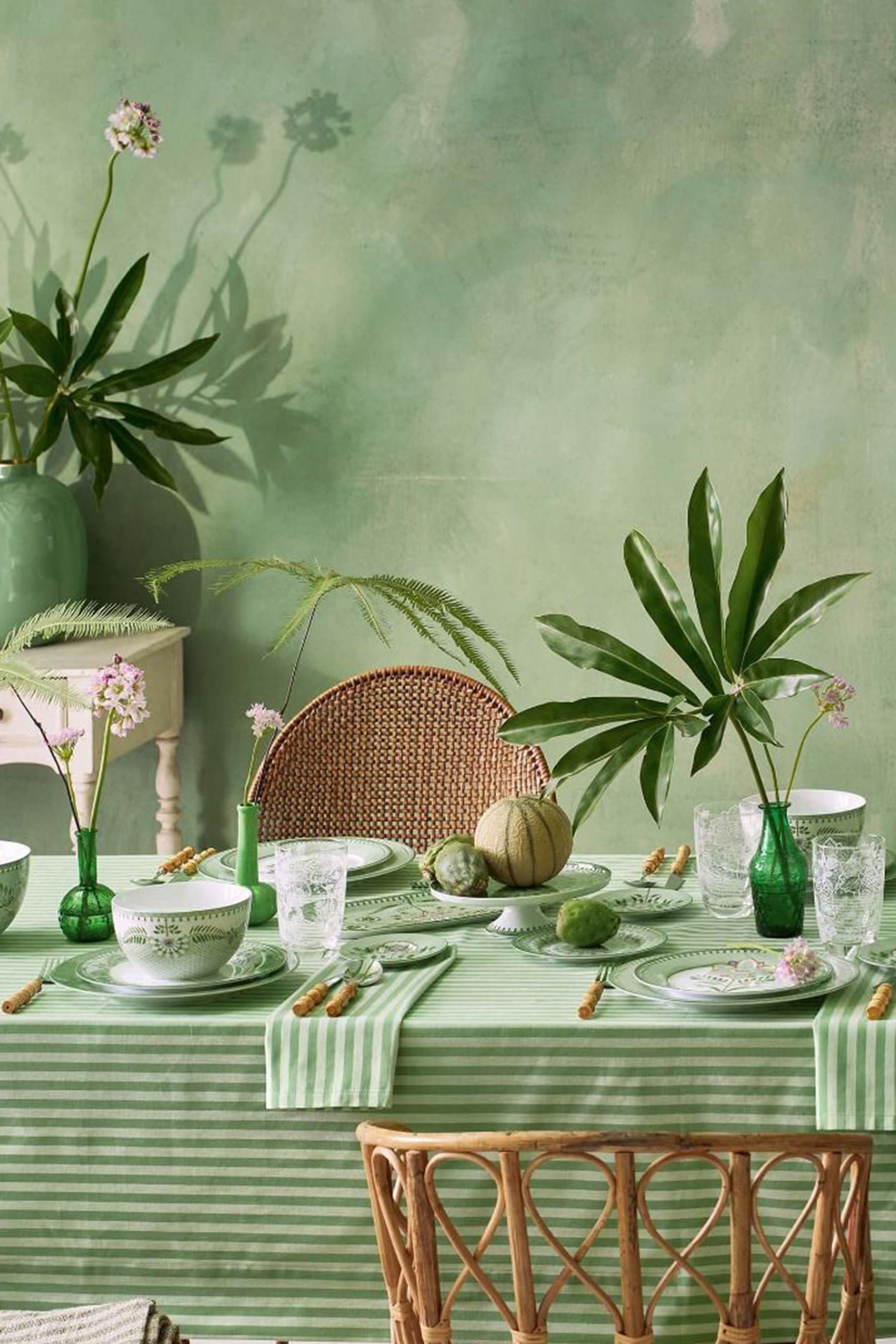 Lily & Lotus Tiles Dinner Plate