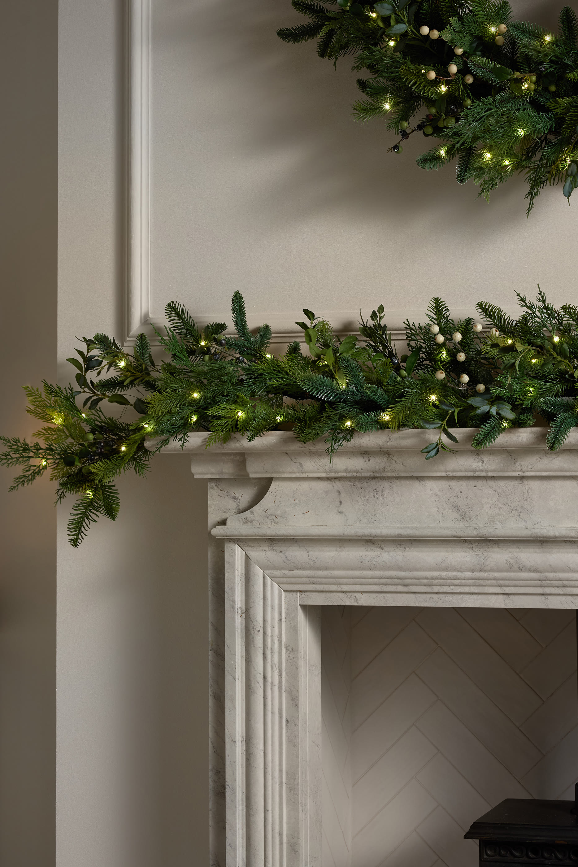 Pre-Lit Garland 