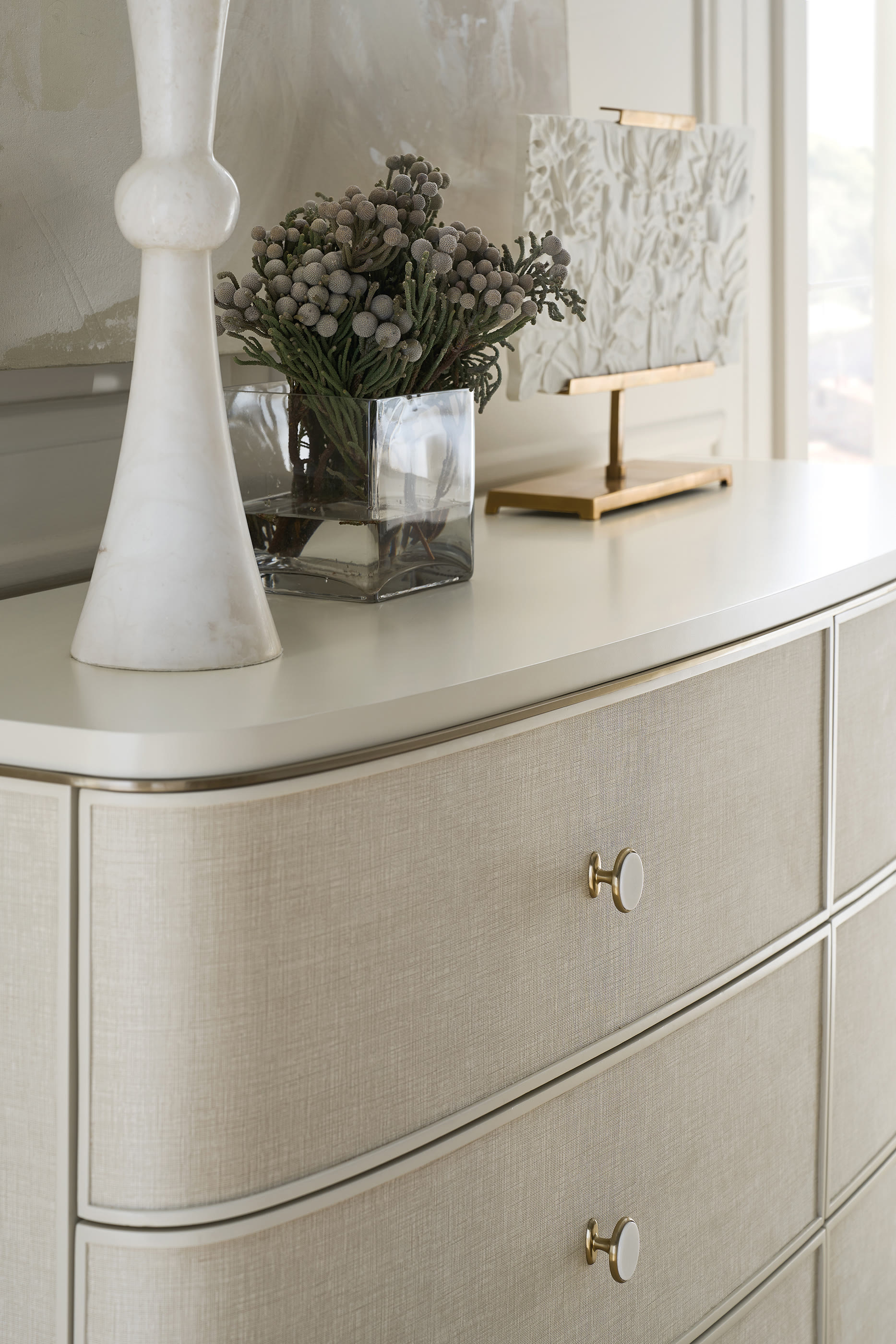 Lyon Dresser