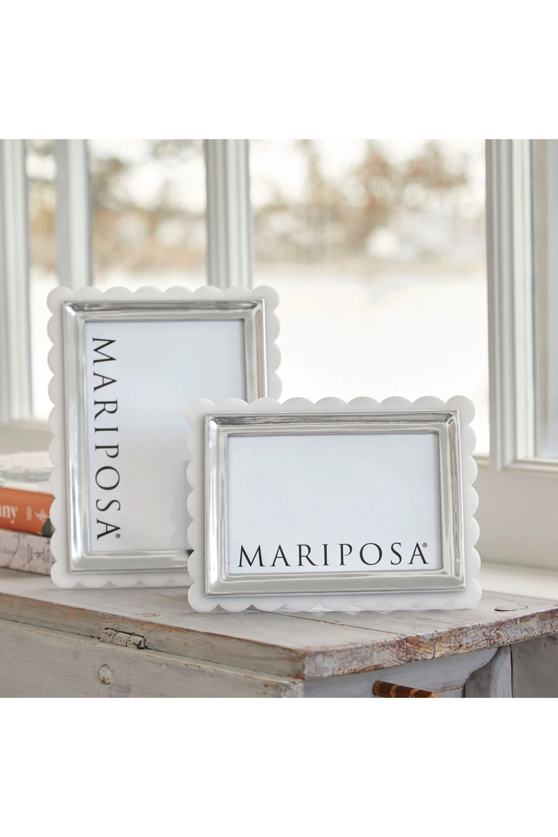 Acrylic Scallop Picture Frame, 5x7