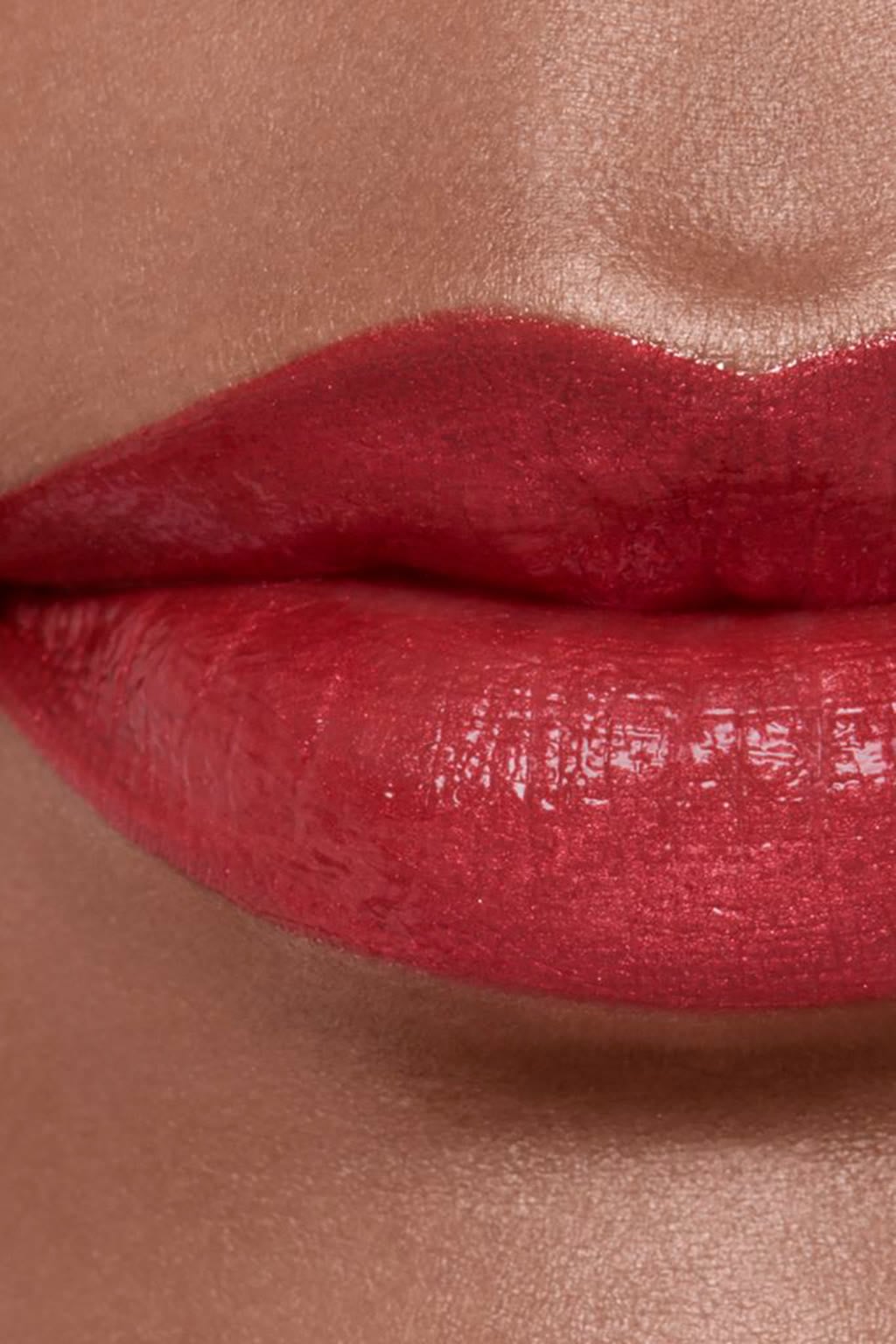 ROUGE COCO BLOOM Hydrating And Plumping Lipstick. Intense, Long-Lasting Colour And Shine