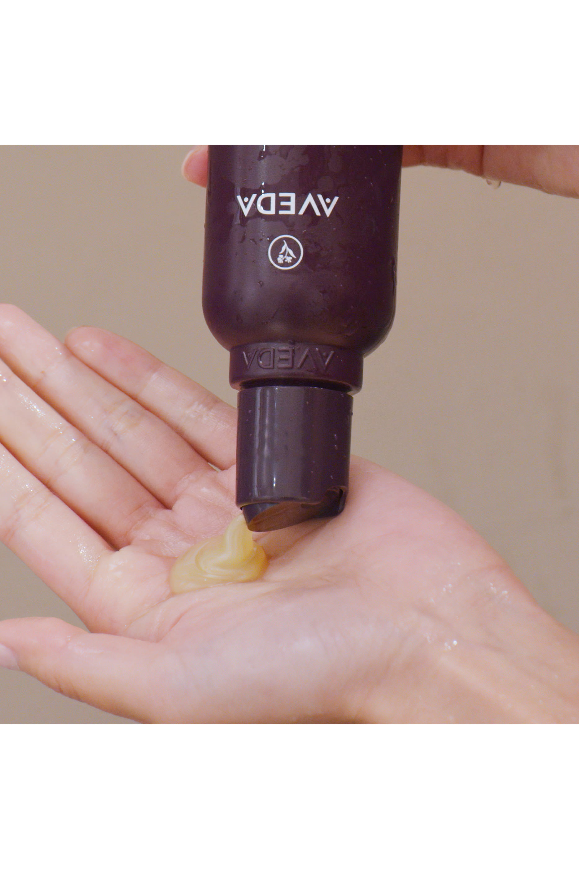 invati ultra advanced™ Exfoliating Shampoo- Light
