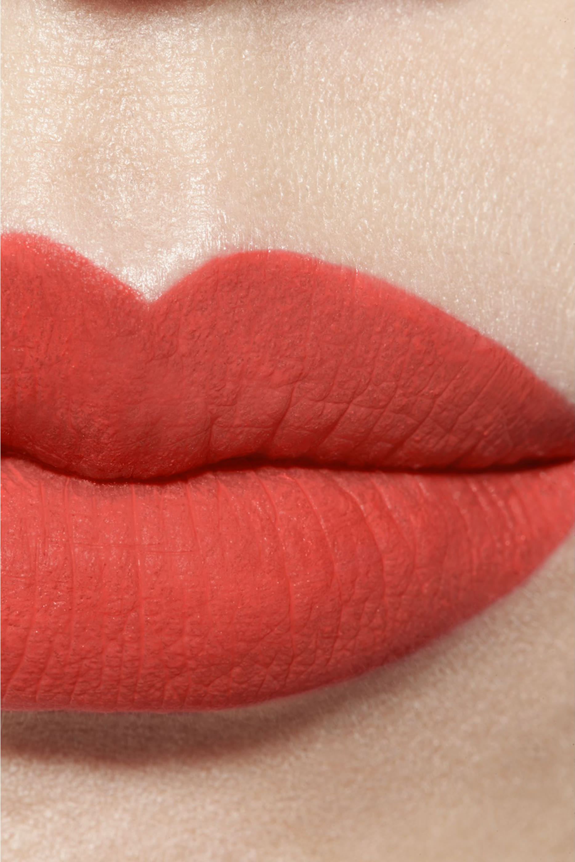 احمر شفاه Chanel Rouge Allure Liquid Velvet Ultrawear Intense مات سائل