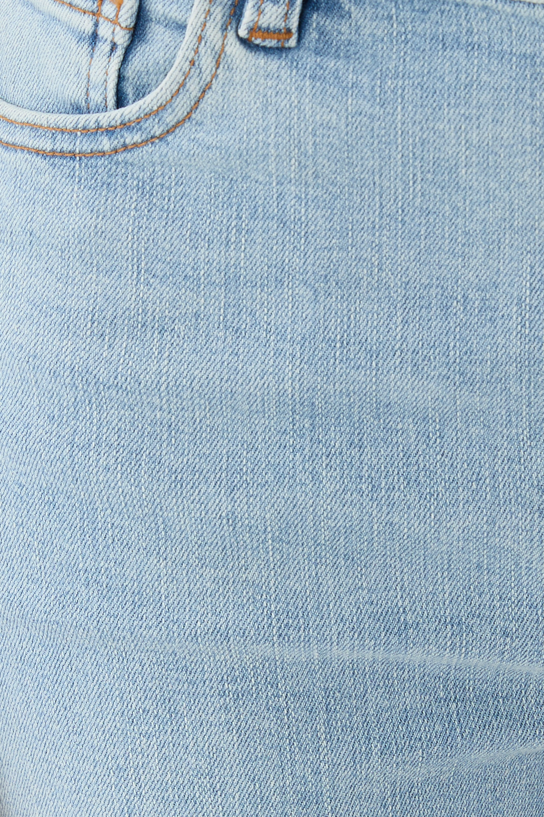 Le Sleek Straight Jeans