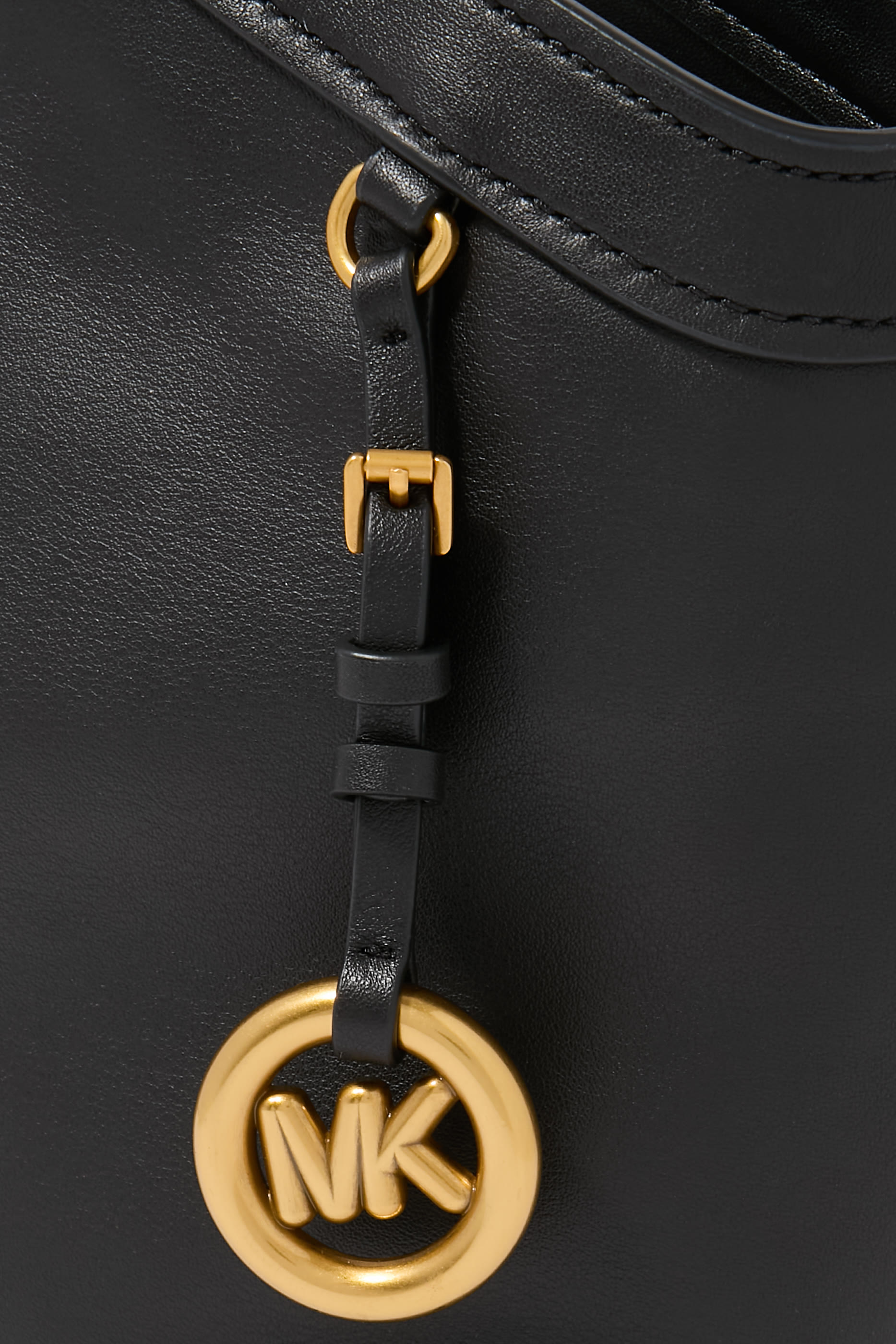 Haddie Medium Handbag in Grained Leather