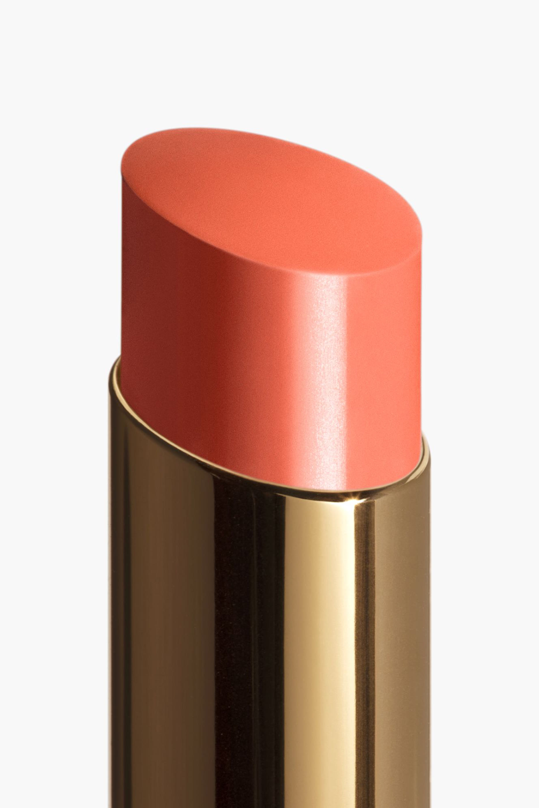 مرطب شفاه ملون Chanel Rouge Coco Baume Shine Hydrating Beautifying