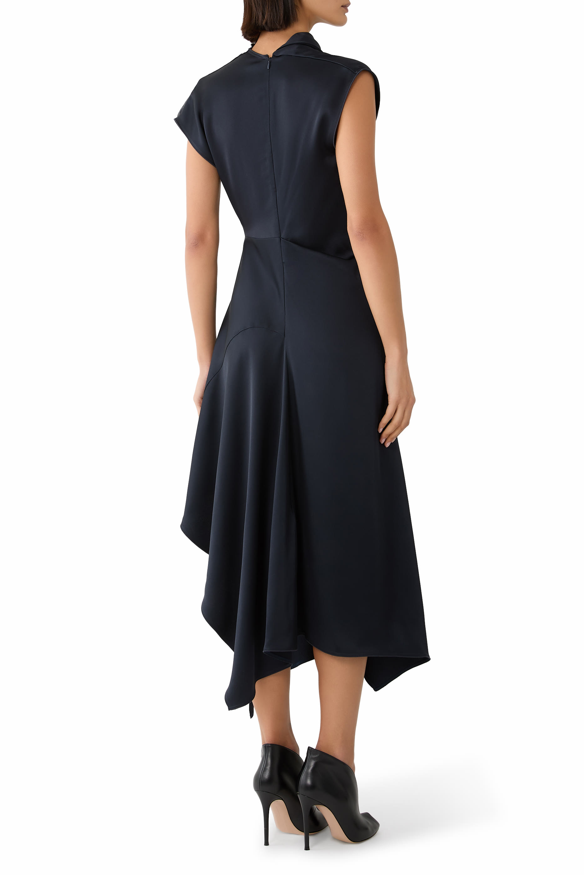 فستان متوسط الطول درابيه بياقة عالية