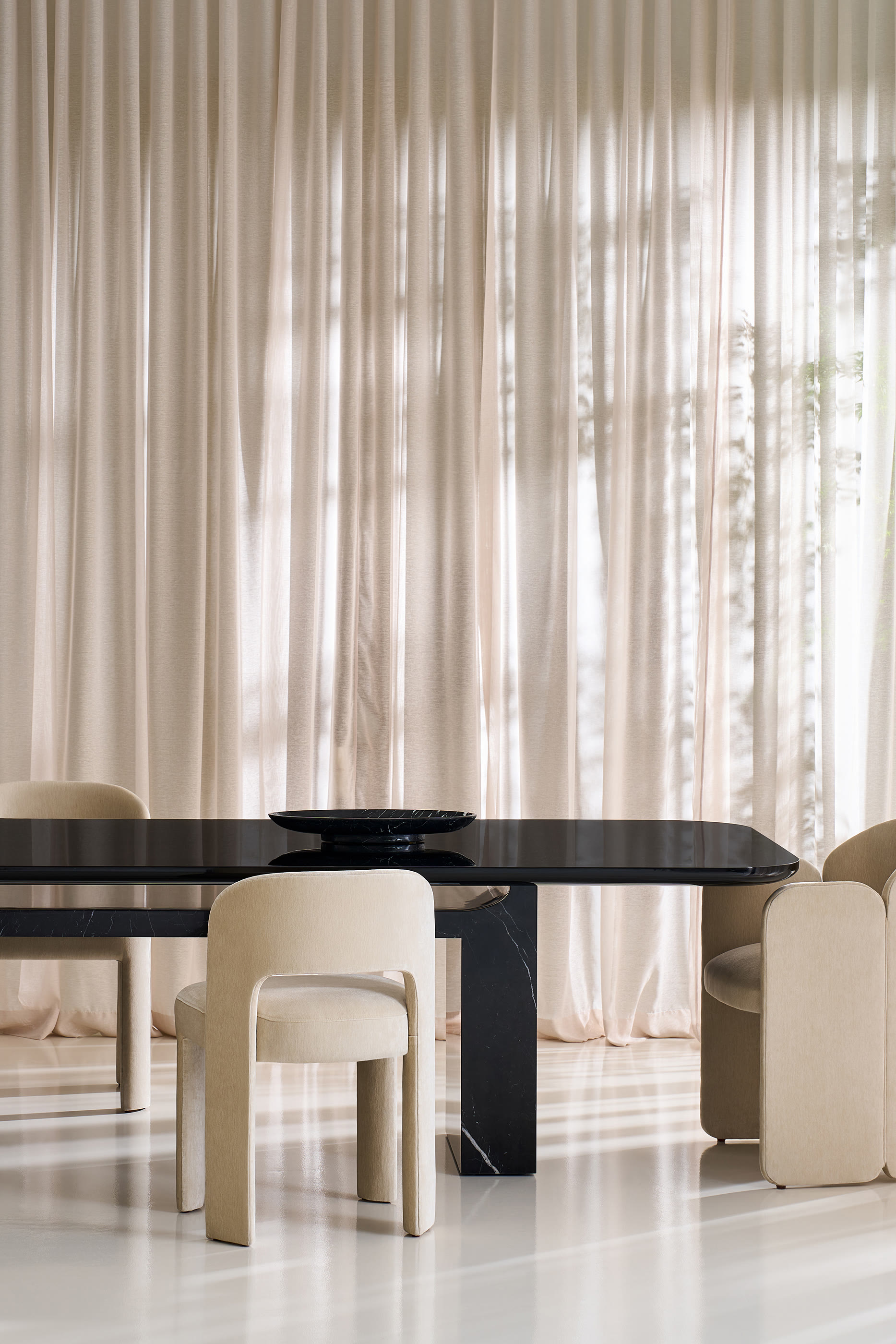 Overlap Dining Table