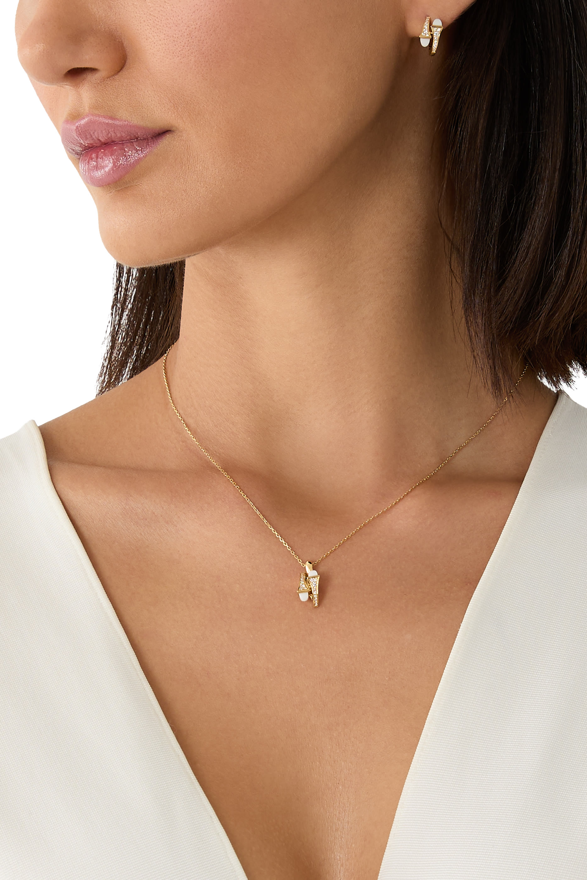 قلادة كليو بدلاية هاجي مرصعة بالماس ذهب أصفر عيار 18