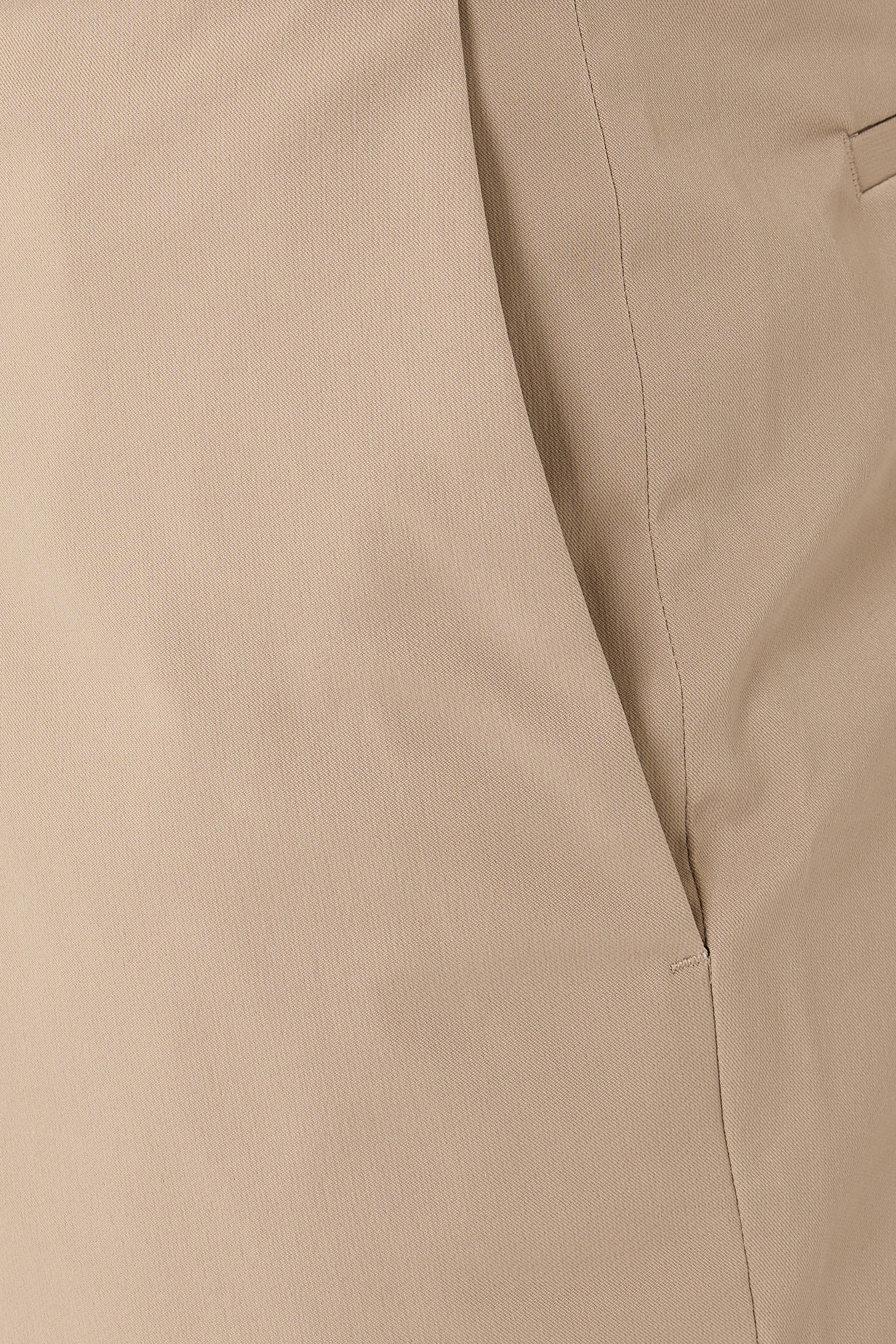 Zaine Shorts in Neoteric
