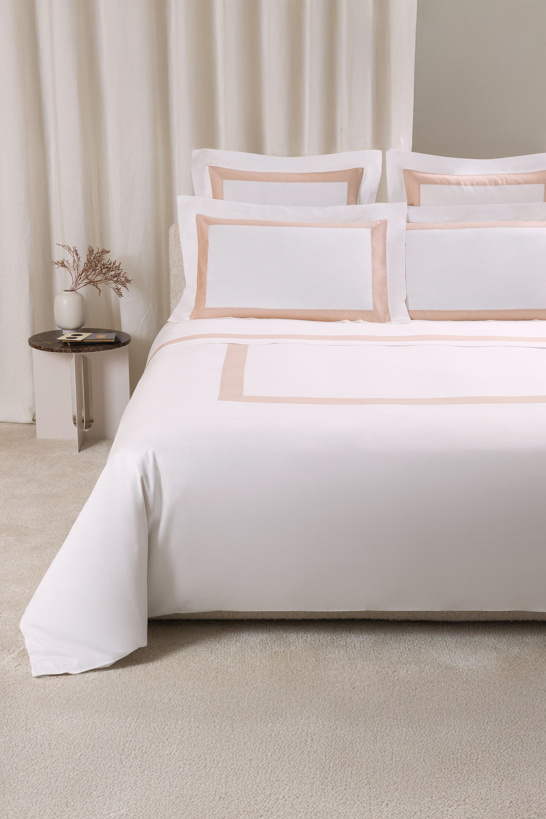 Sateen Breeze Border Pillowcover