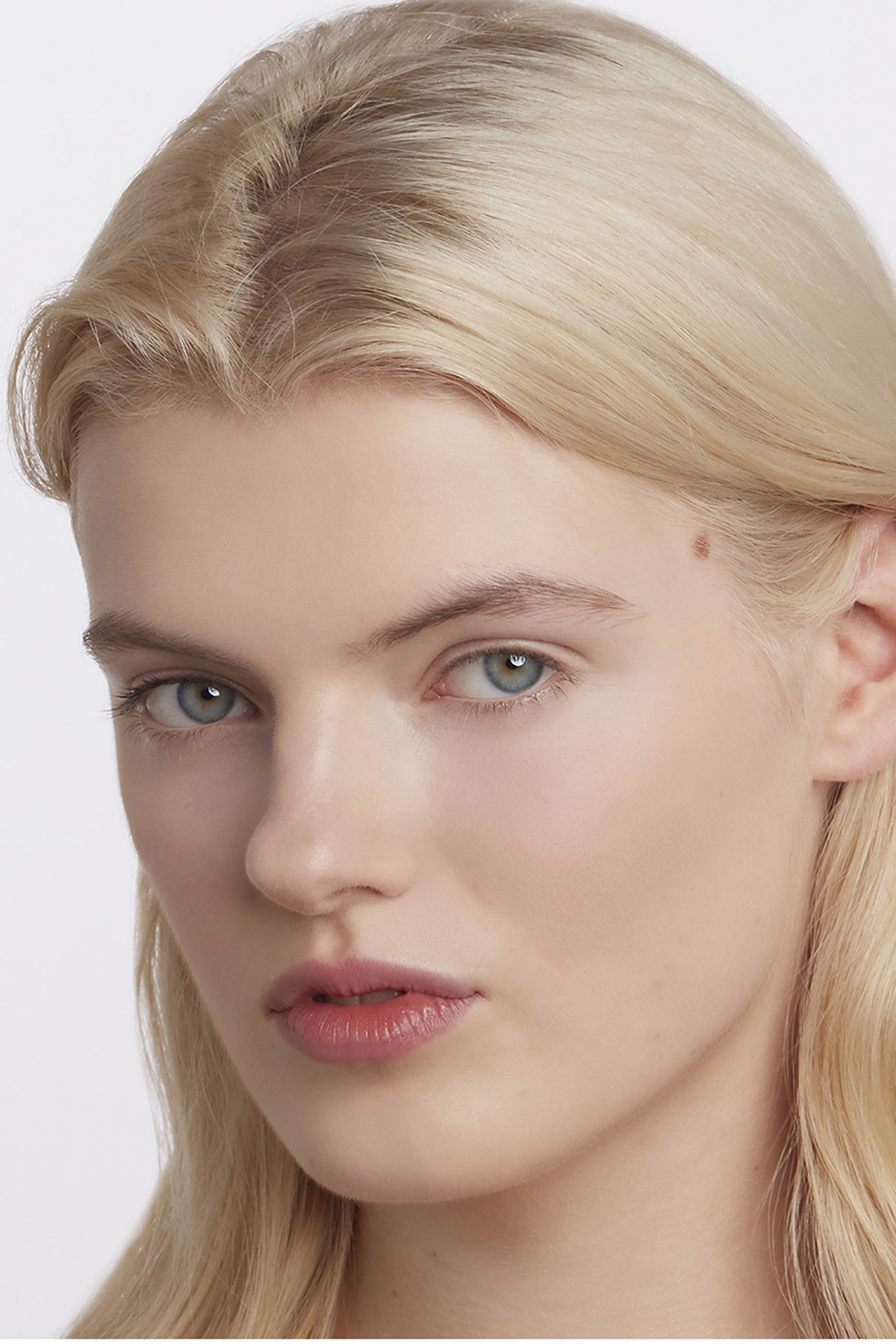 Eternité De Beauté Matte Foundation SPF 15