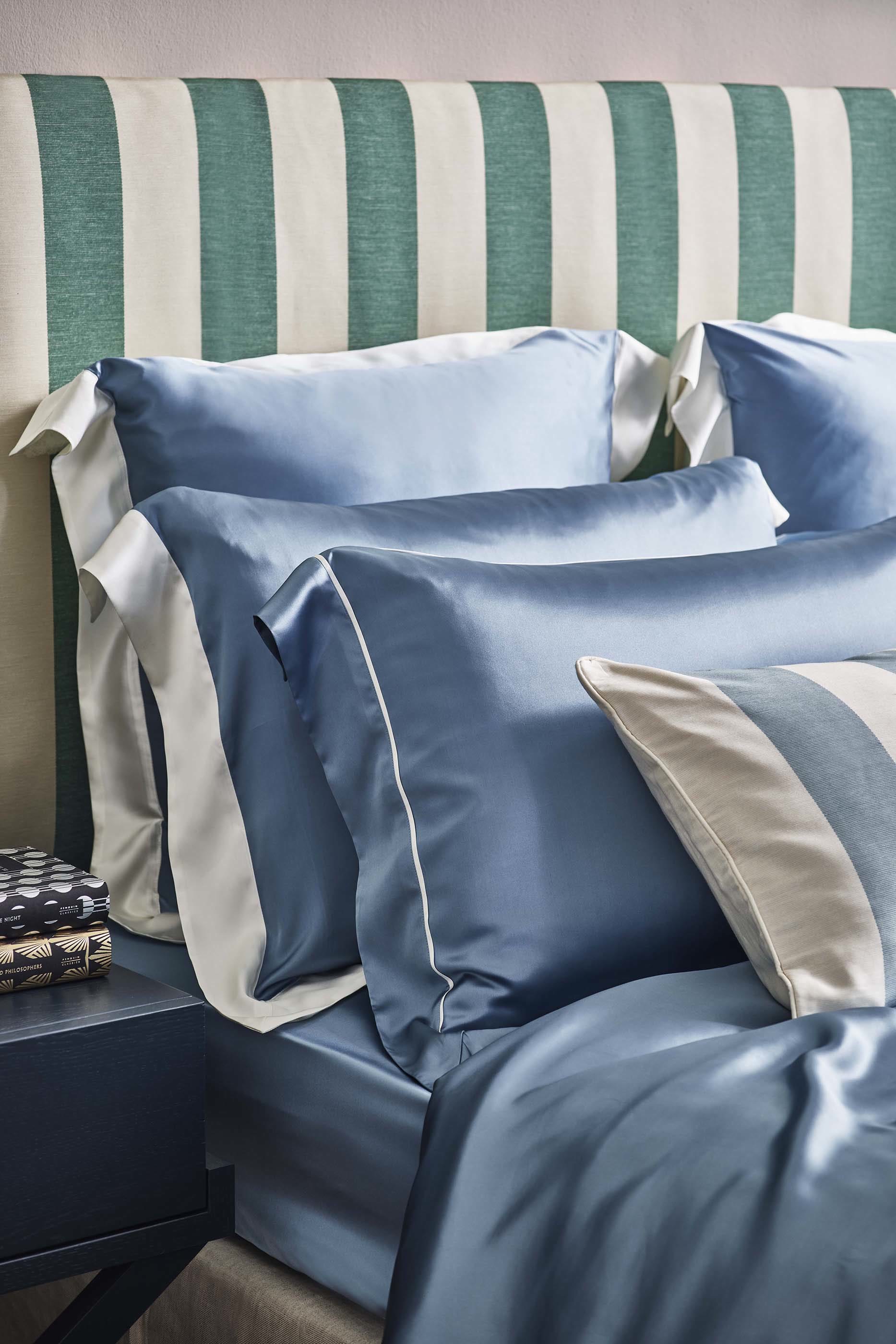 Silk Signature Fitted Sheet 