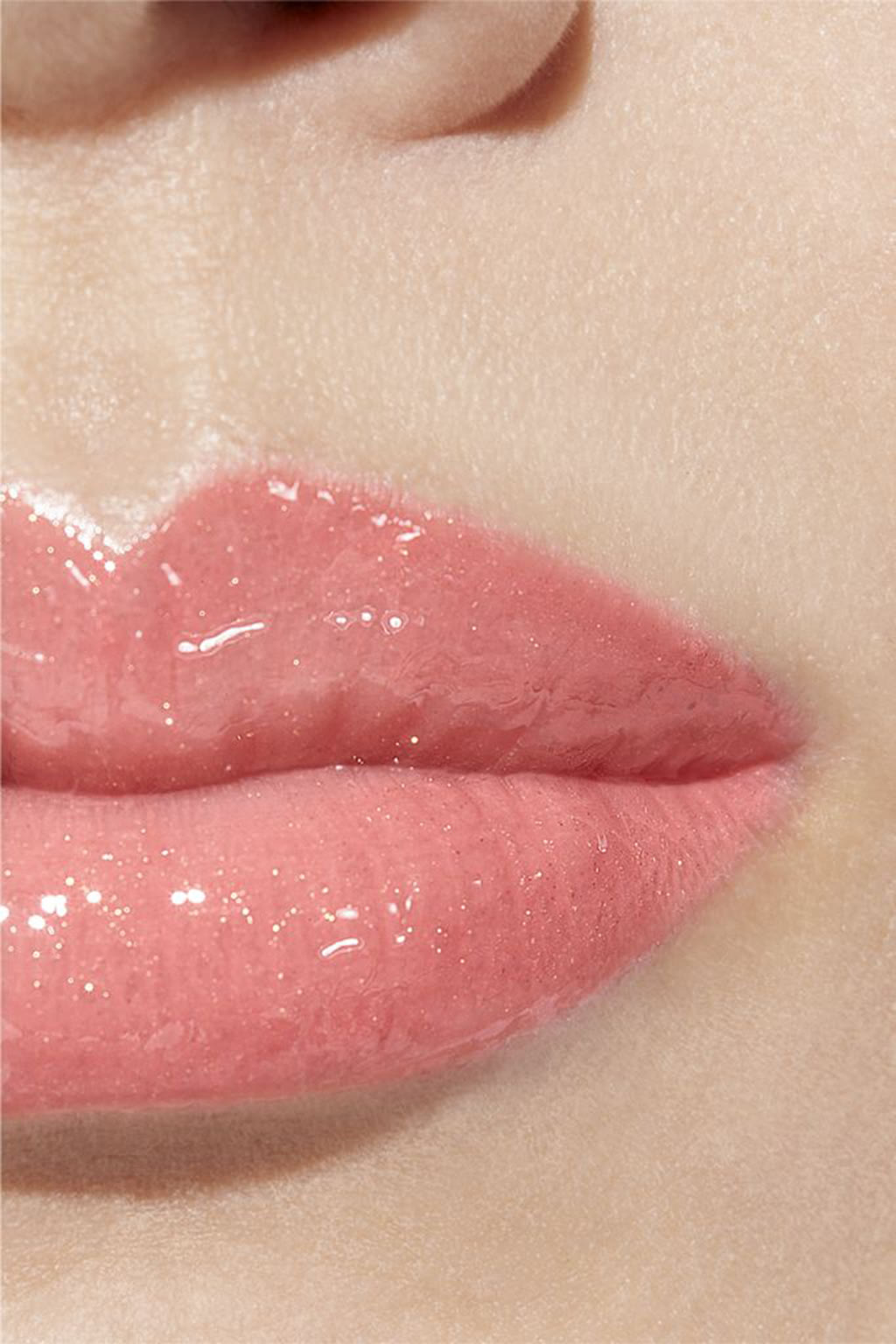 أحمر شفاه سائل بلمعان وثبات فائق ROUGE ALLURE LAQUE