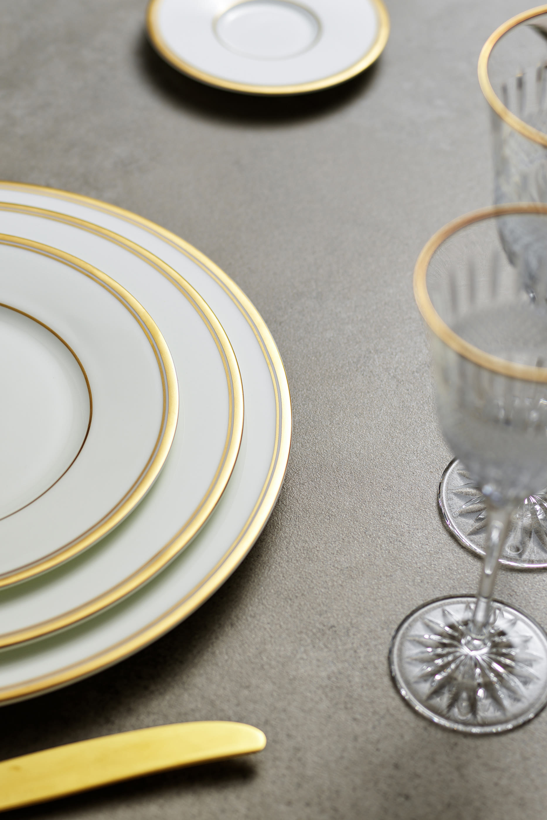 Le Verrier Round Platter 