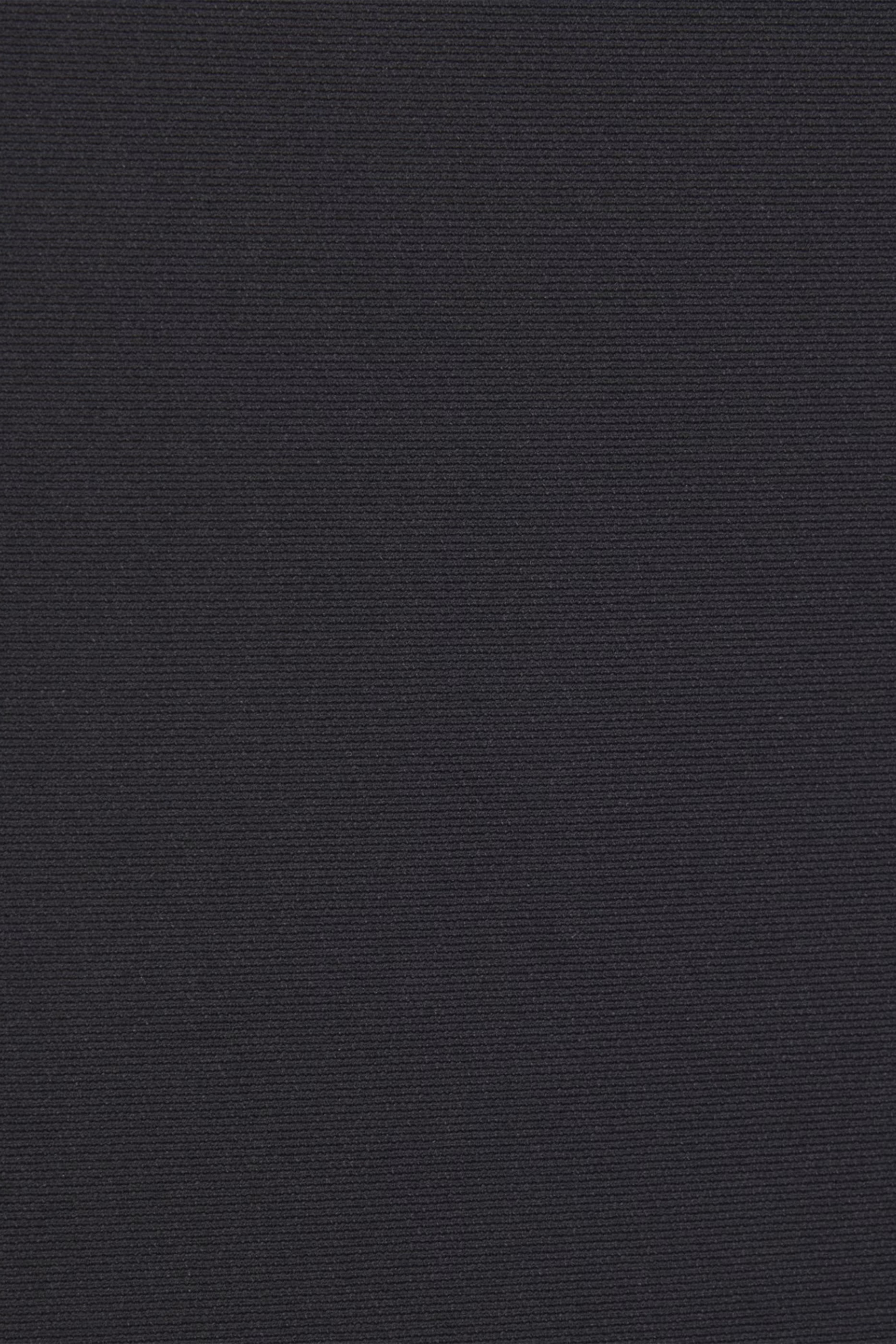 بودي سوت غير مبطن بياقة عميقة وتصميم ثونج