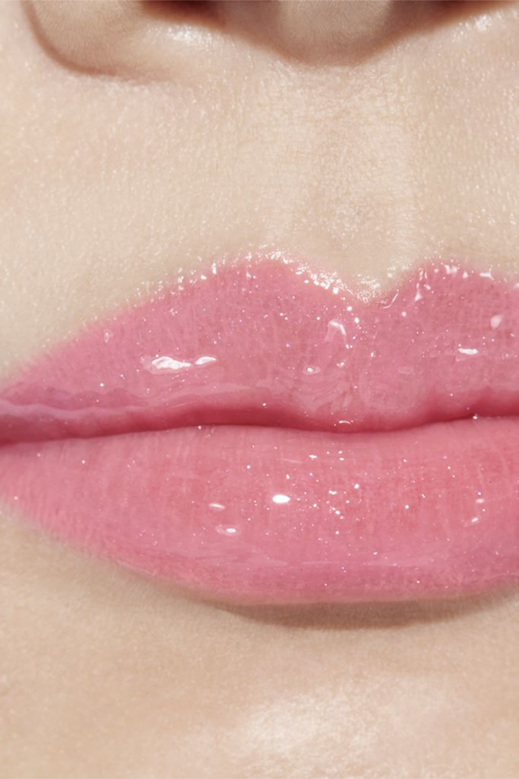 أحمر شفاه سائل بلمعان وثبات فائق ROUGE ALLURE LAQUE