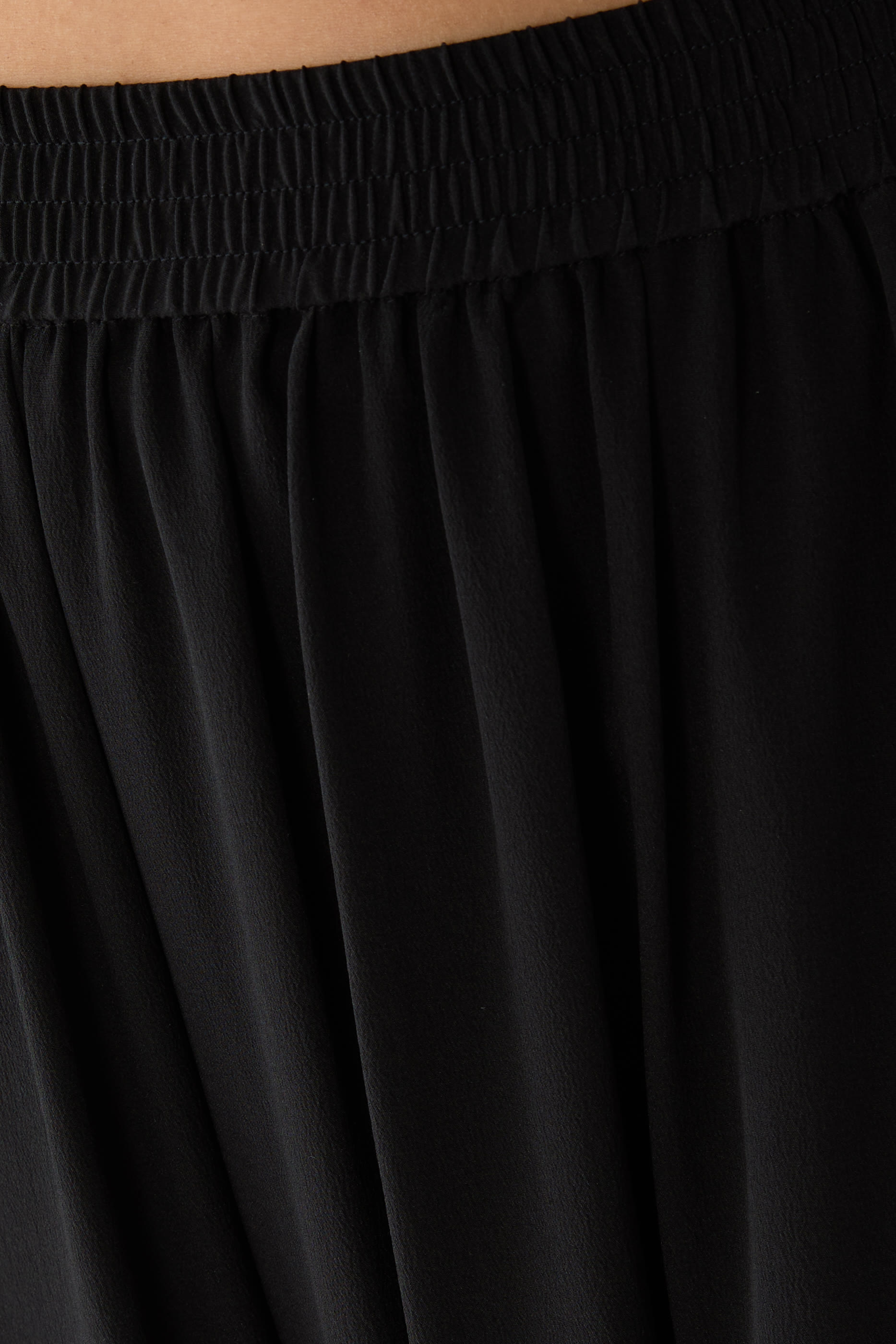 Fluid Pleated Pants 