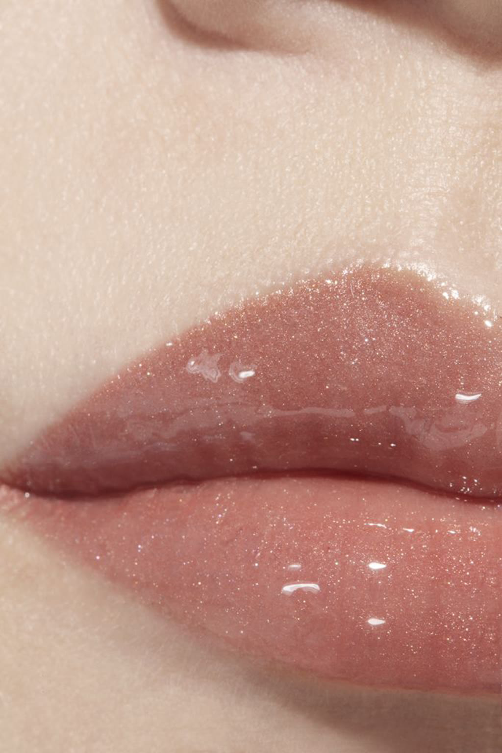 أحمر شفاه سائل بلمعان وثبات فائق ROUGE ALLURE LAQUE