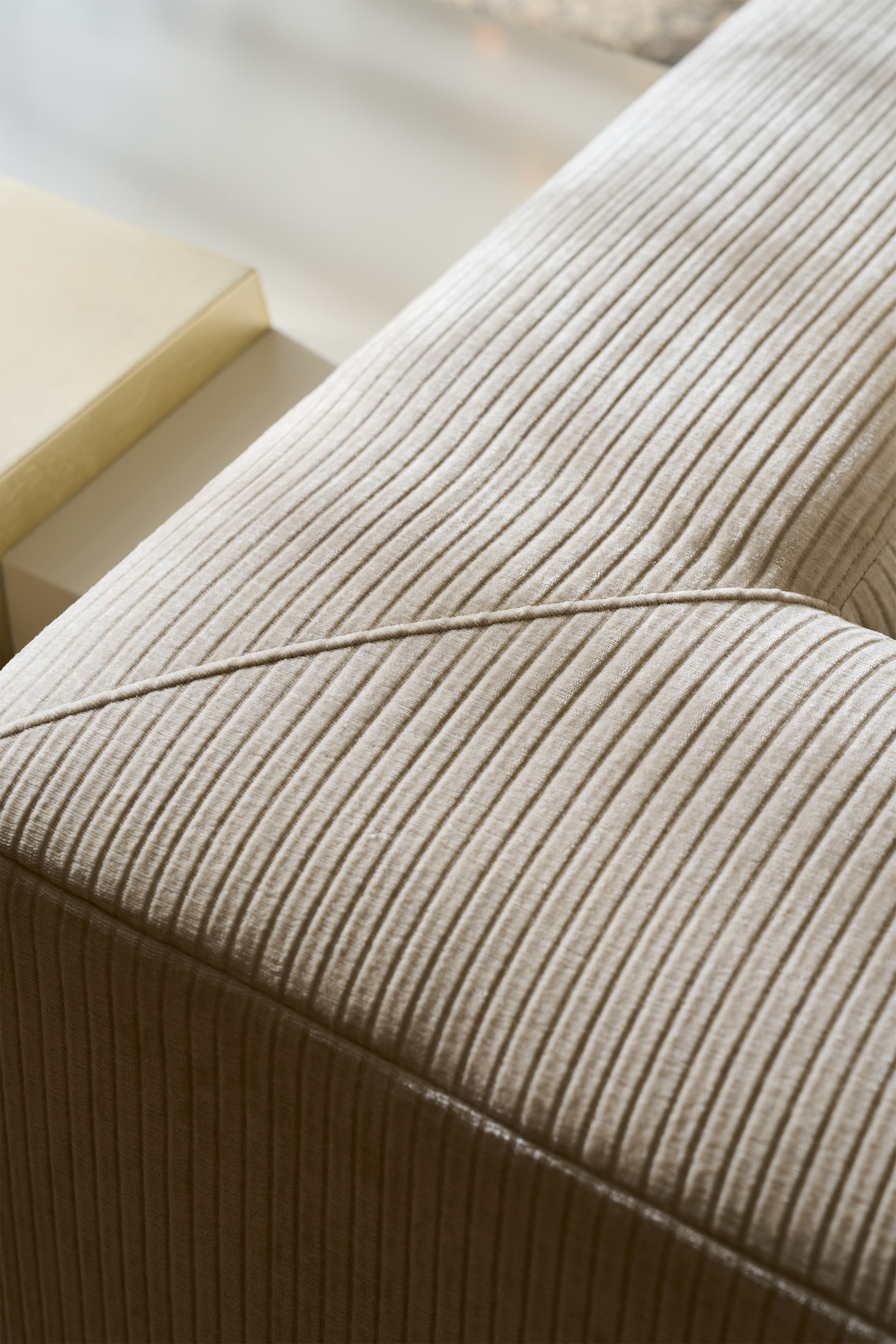 Bello Corner LAF Chair