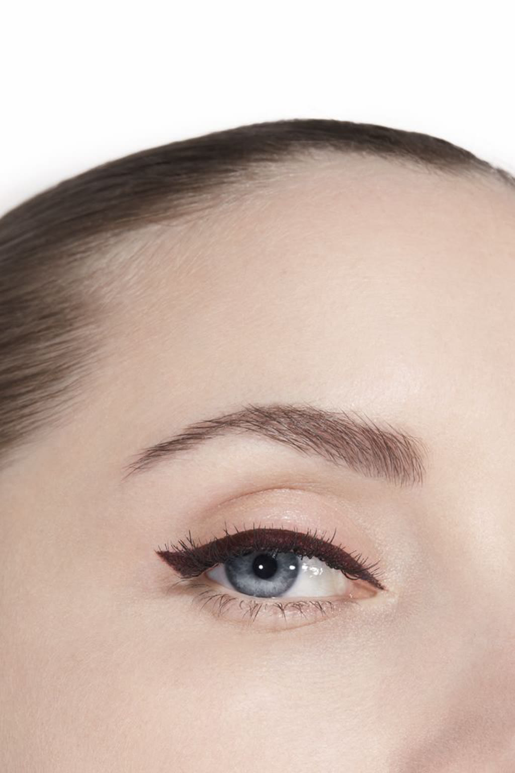 مستحضر 3 في 1 لتظليل الجفون وتحديد محيط العينين ورسمه STYLO OMBRE ET CONTOUR