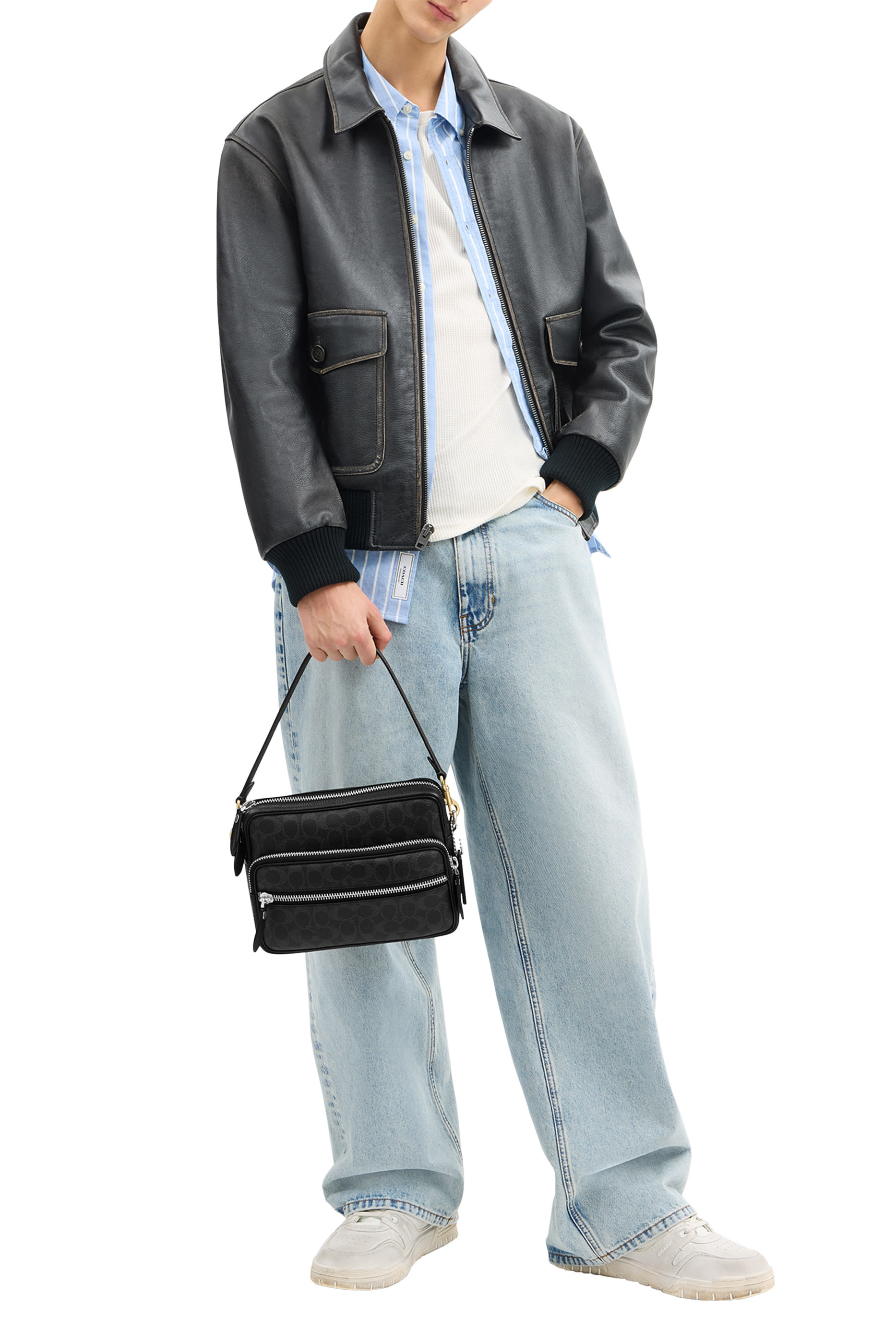  Dakota Crossbody Bag in Signature Canvas