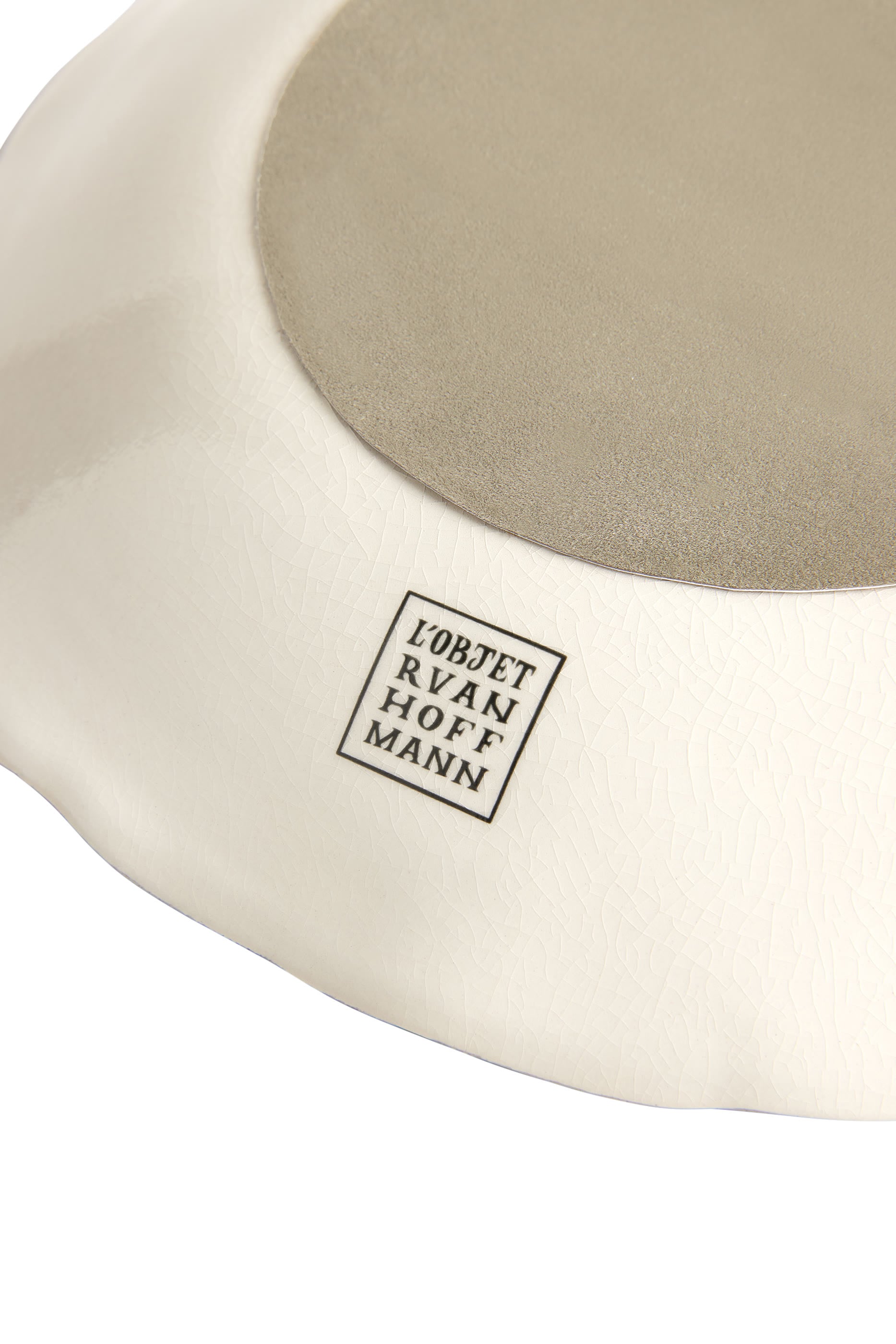 Ruan Hoffmann Plate with Ribbon Wifi Off