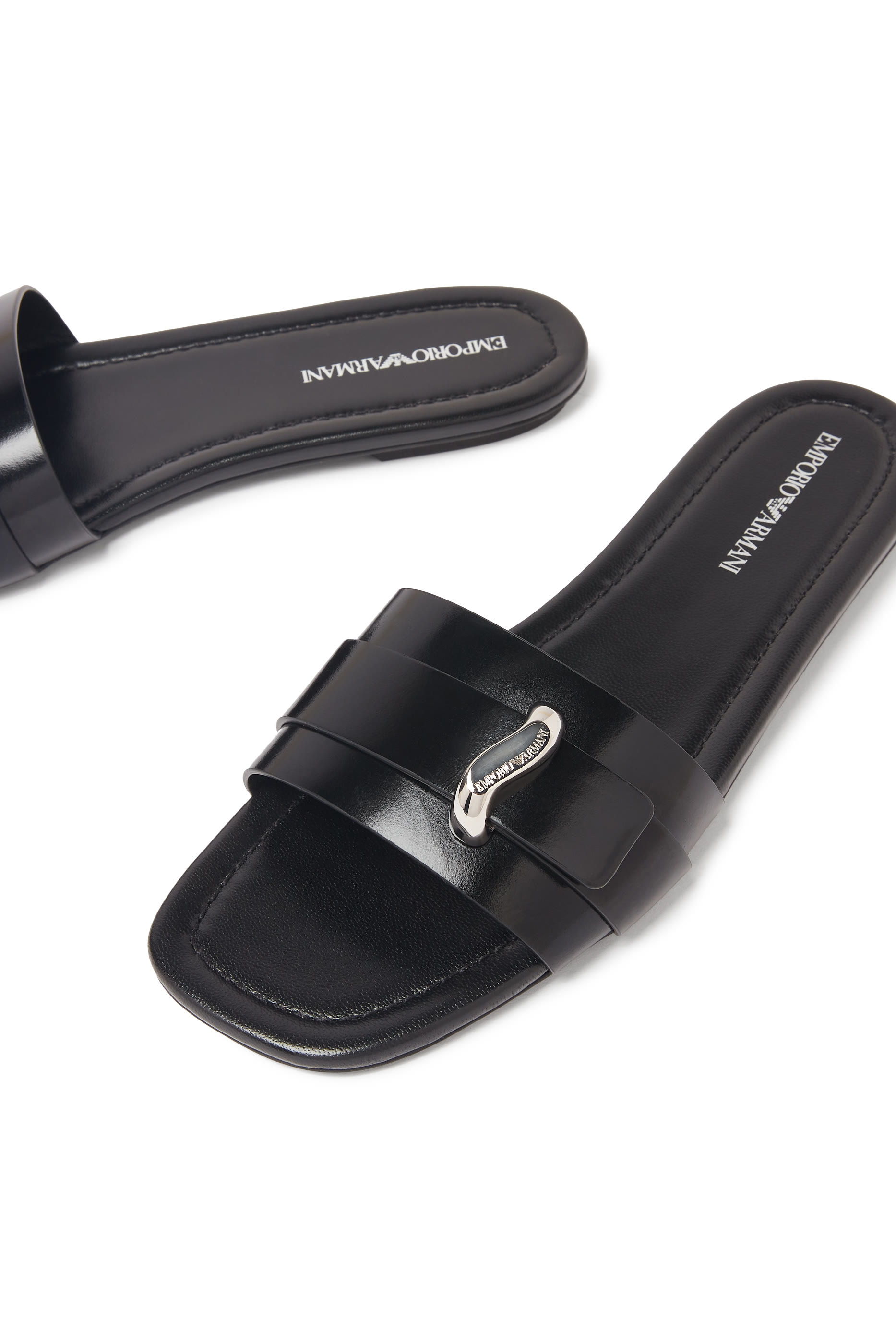 Single Strap Wave Metal Detail Sandals