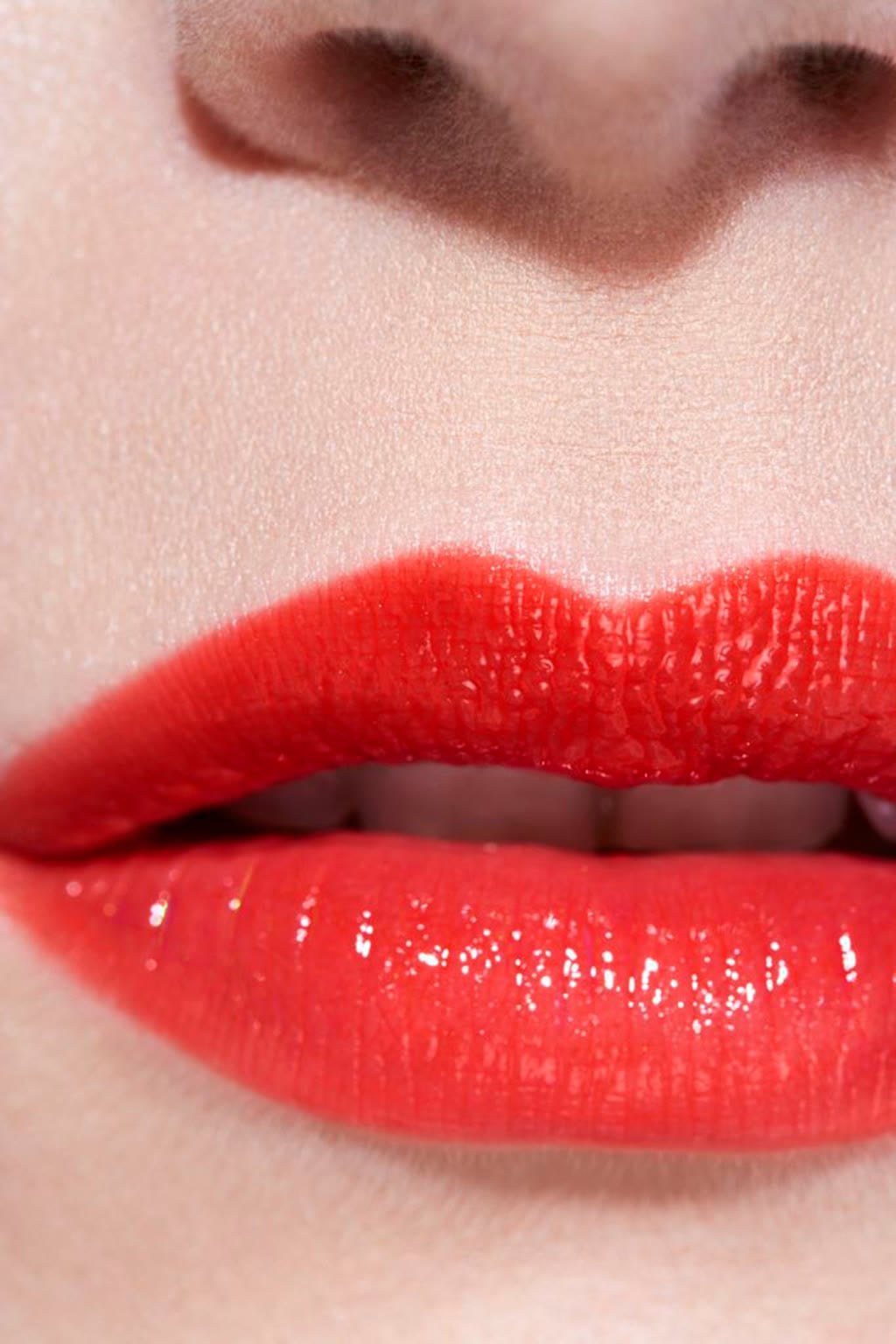 أحمر شفاه ROUGE COCO FLASH Colour, Shine, Intensity In A Flash