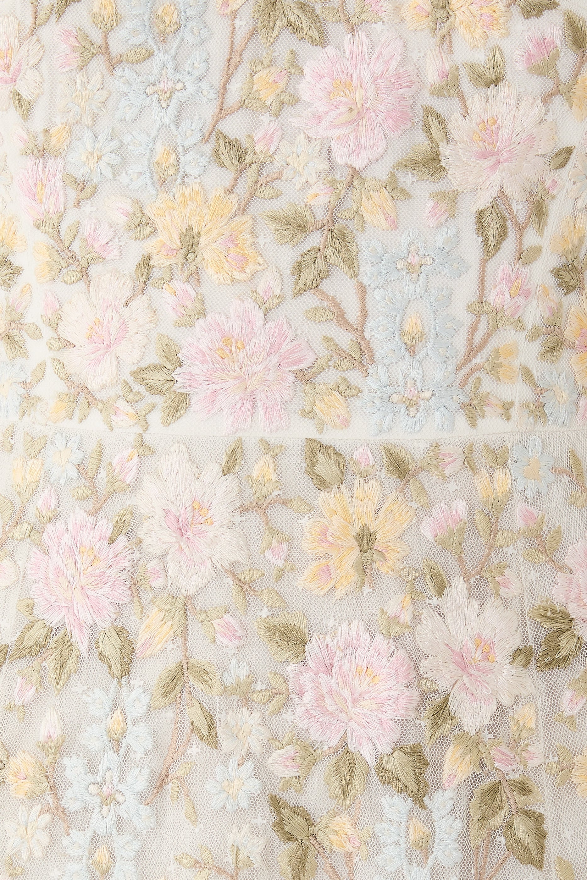 فستان بطول الكاحل بأكمام طويلة ونقشة أزهار