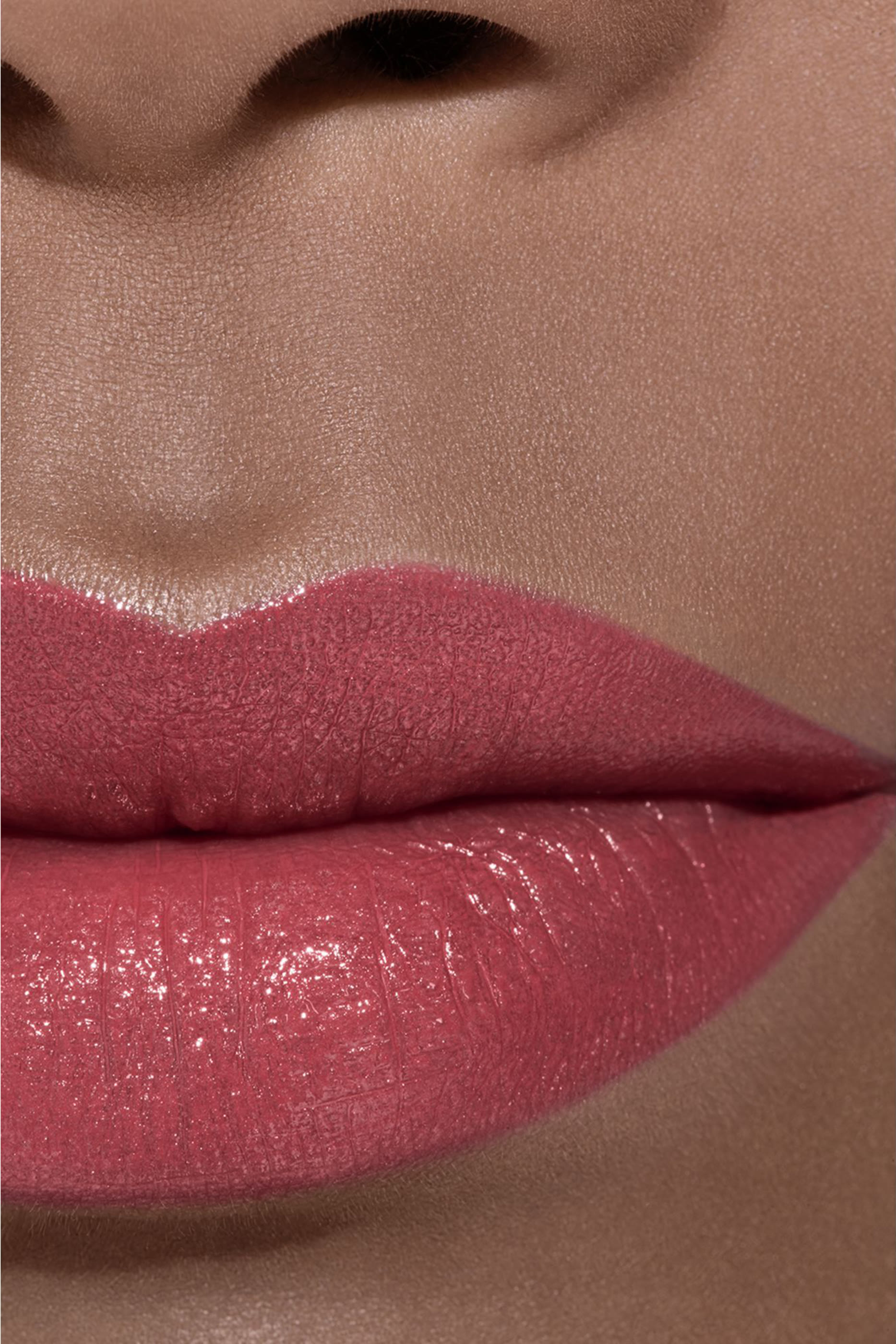أحمر شفاه لامع Rouge Coco يدوم طويلا