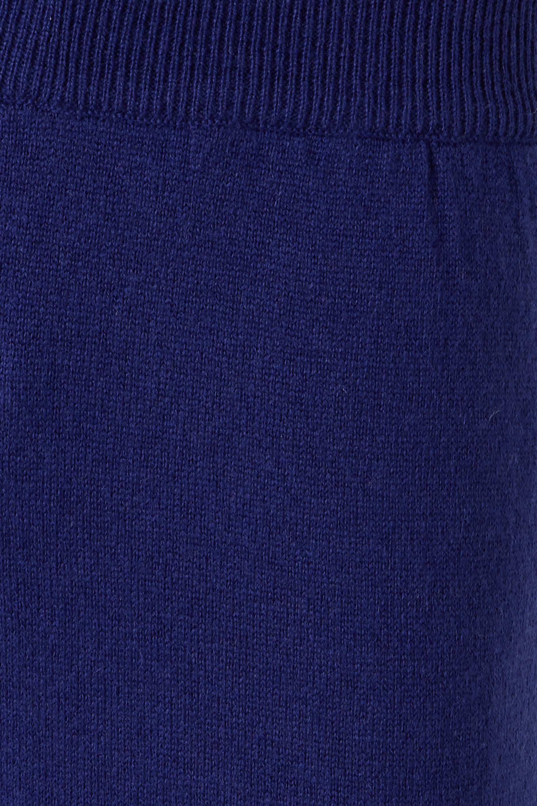  Tapered Pants