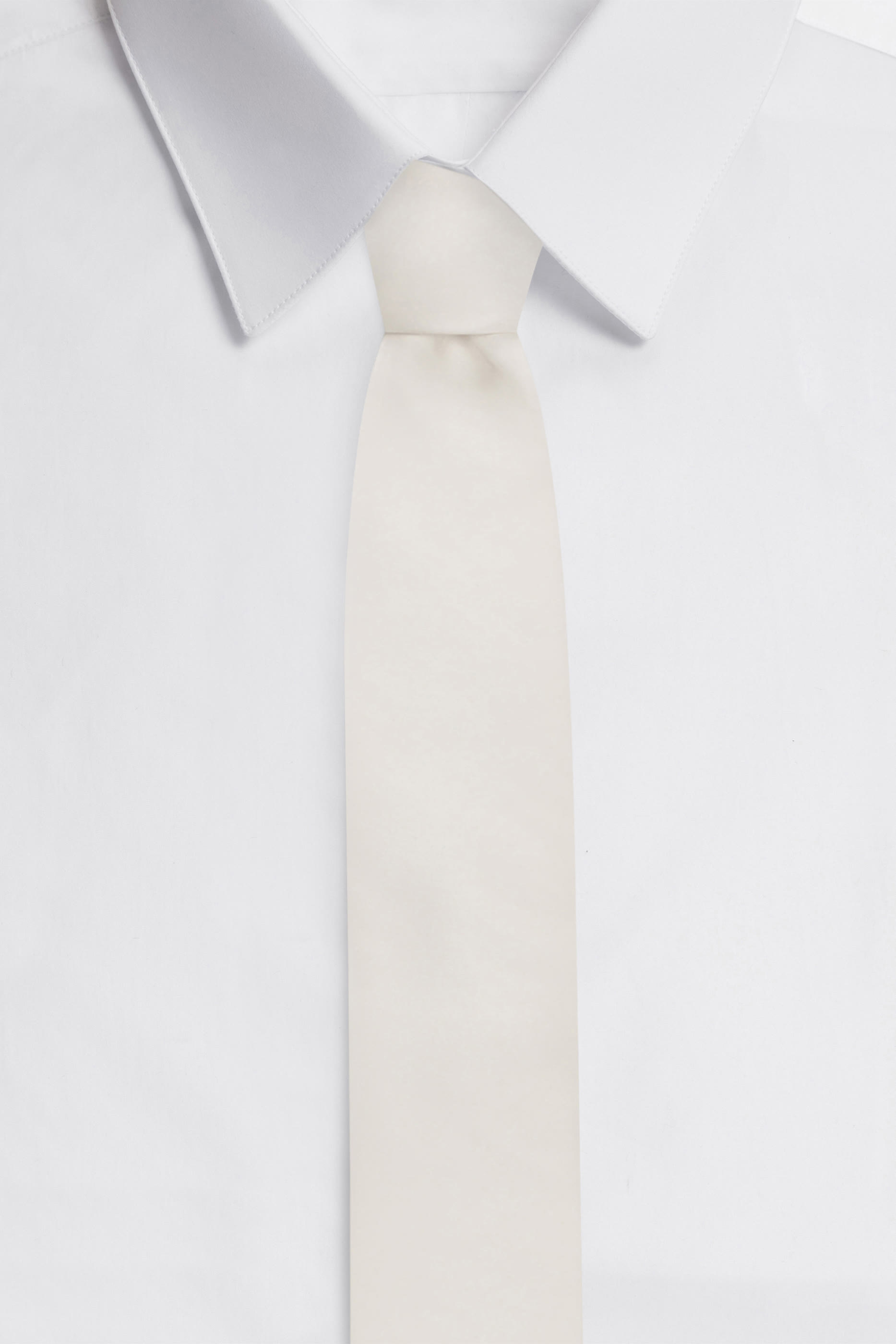 6-cm Silk Blade Tie with DG Logo Embroidery