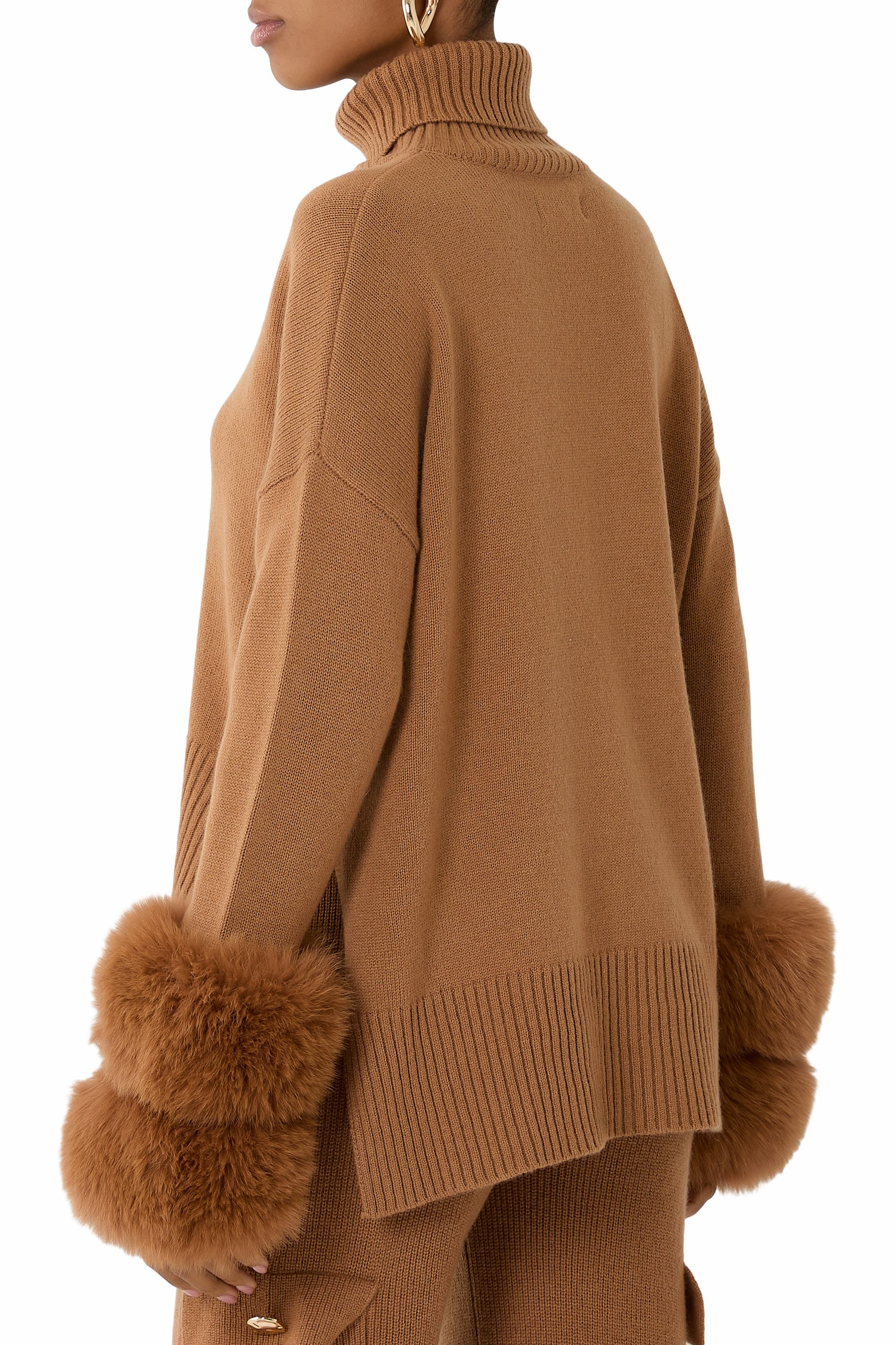 Cropped Roll Neck with Double Ring Fox Cuffs